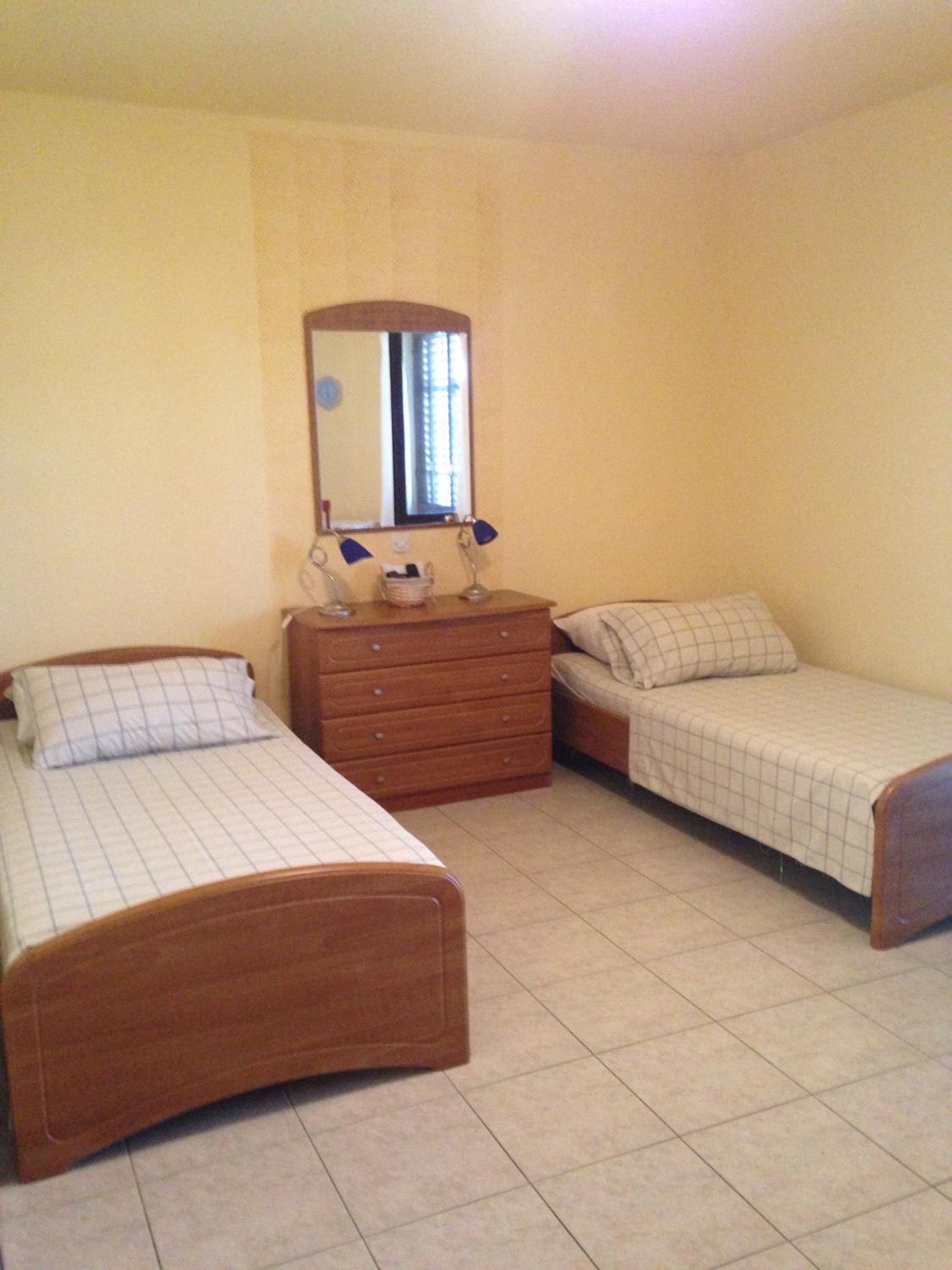Studio (2 Adults)