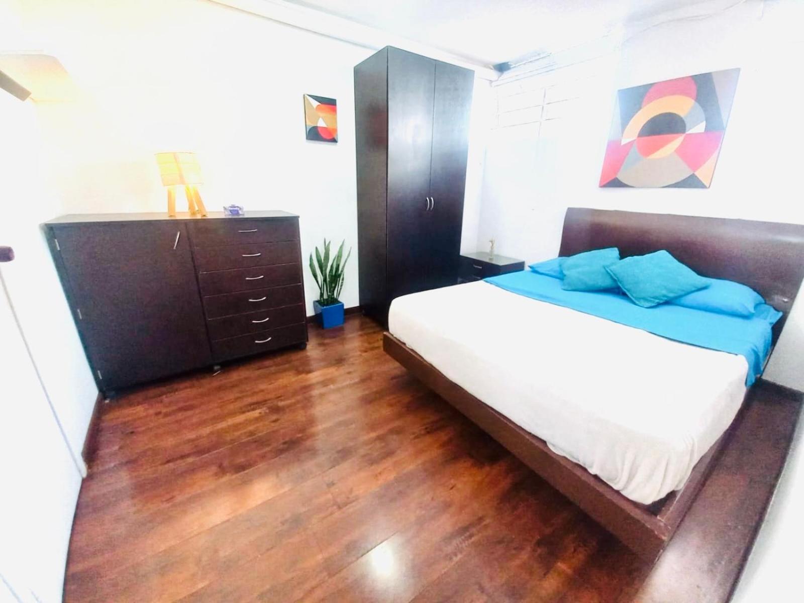 Deluxe Studio