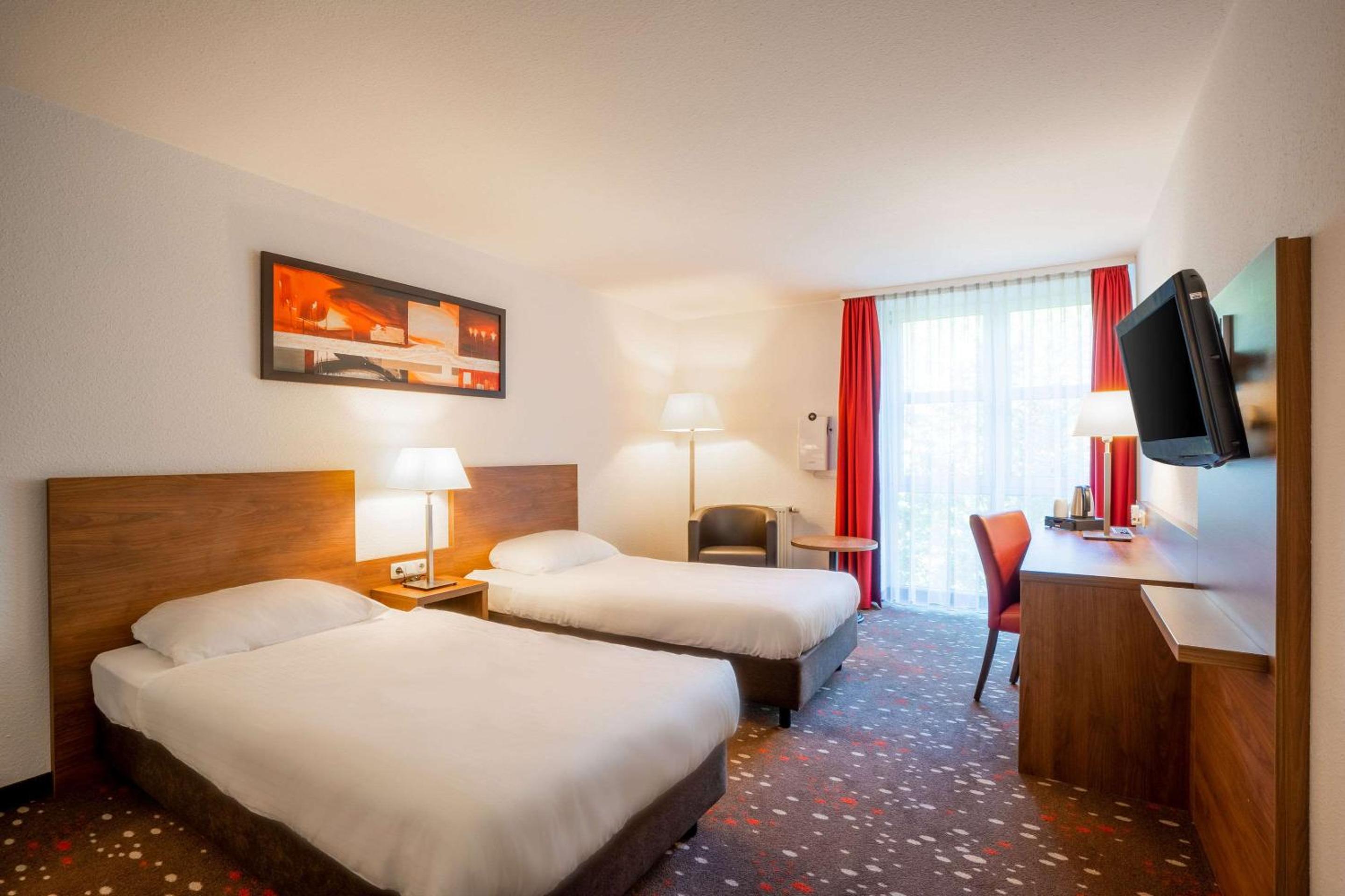 Twin Room - Photo 1