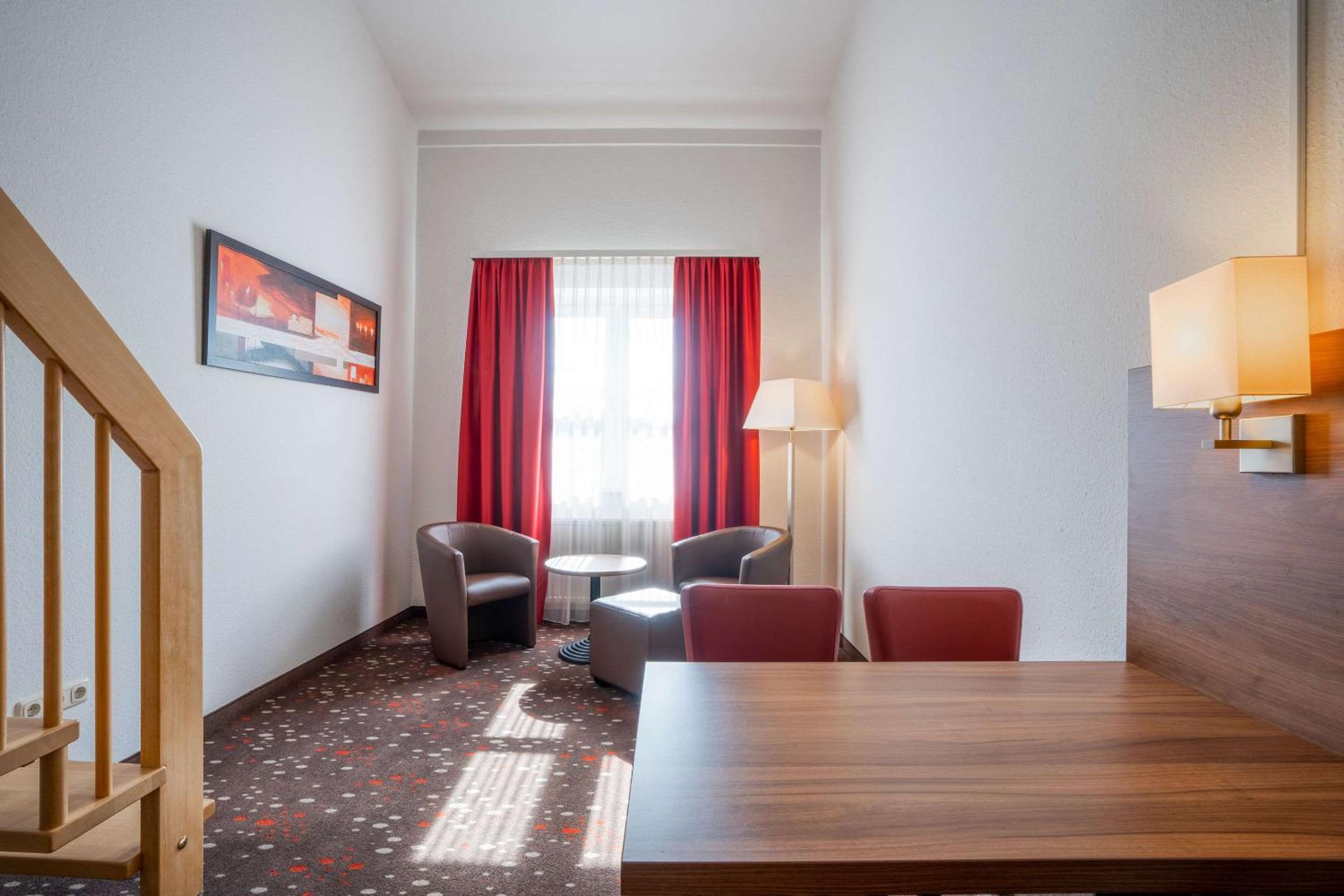 Suite - Photo 2