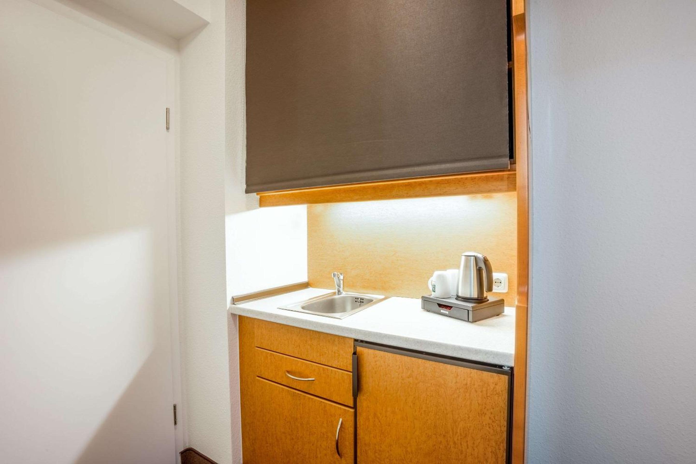 Suite - Photo 7