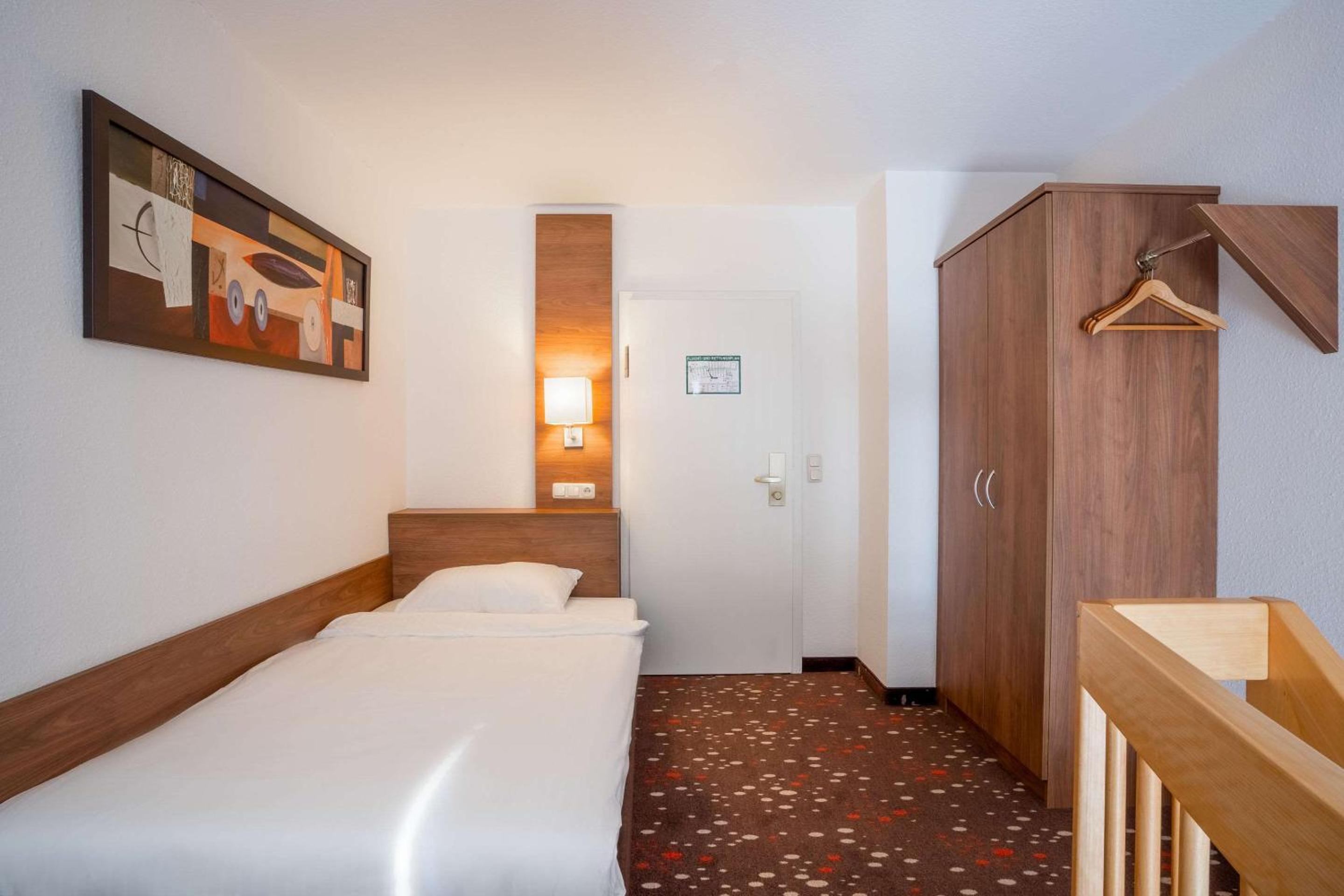 Suite - Photo 12