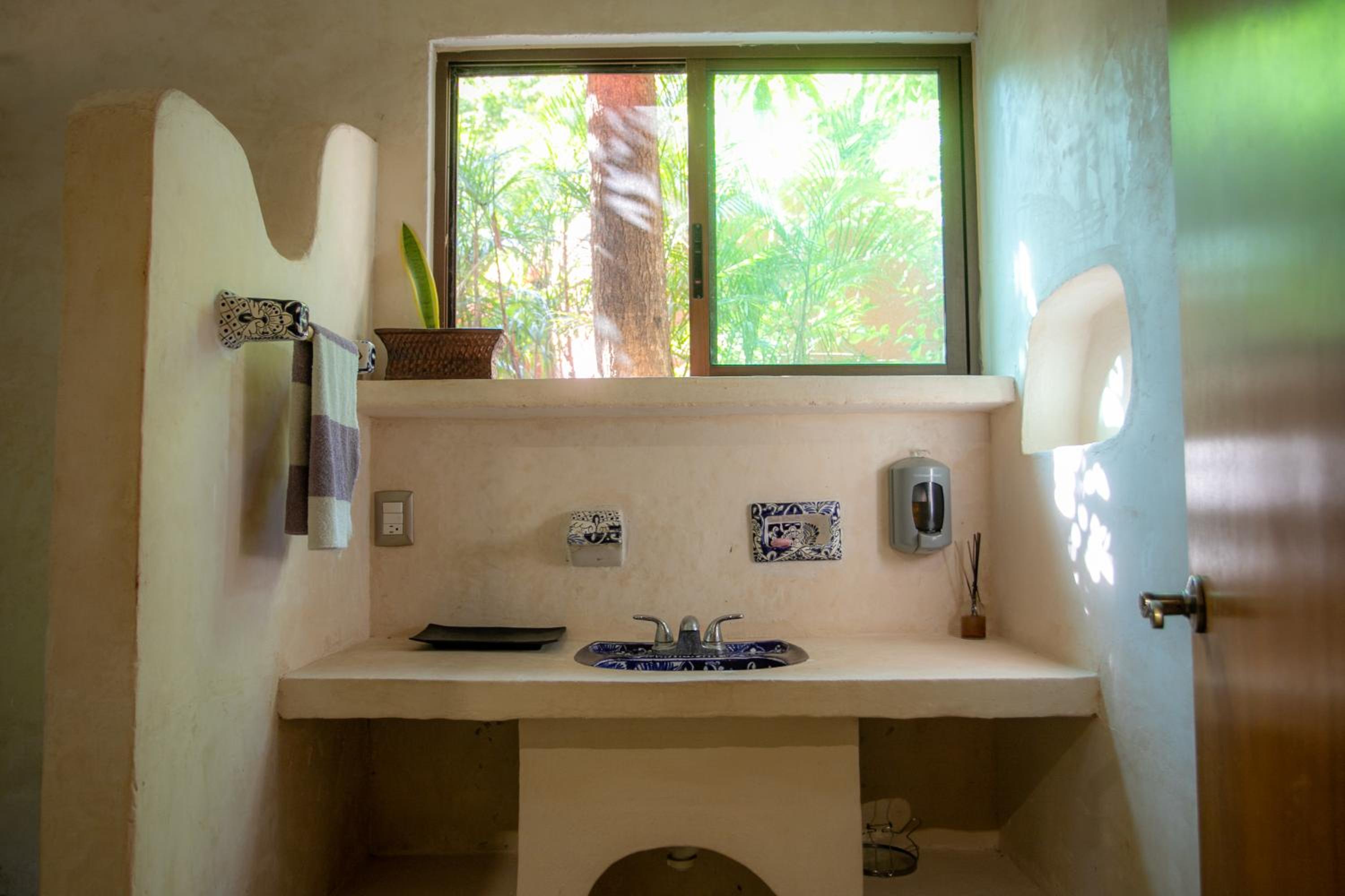 Deluxe Double or Twin Room with Pool Access - Photo 6