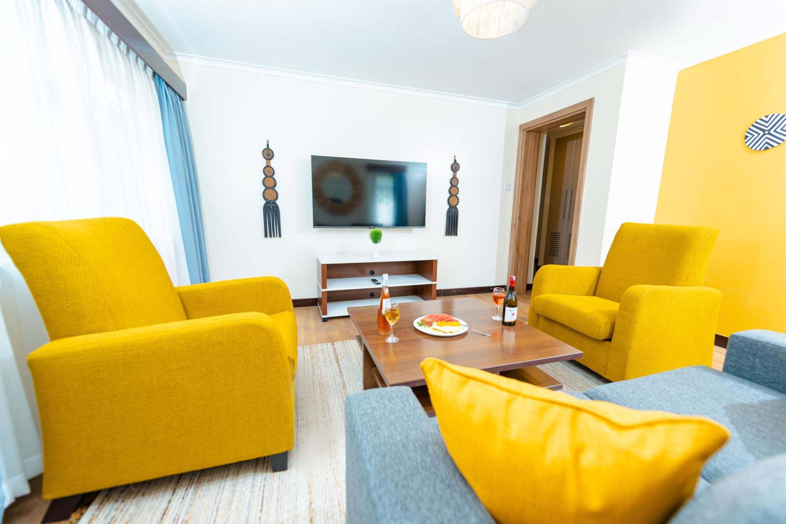 Two-Bedroom Queen Apartment - Attic/Non-Smoking