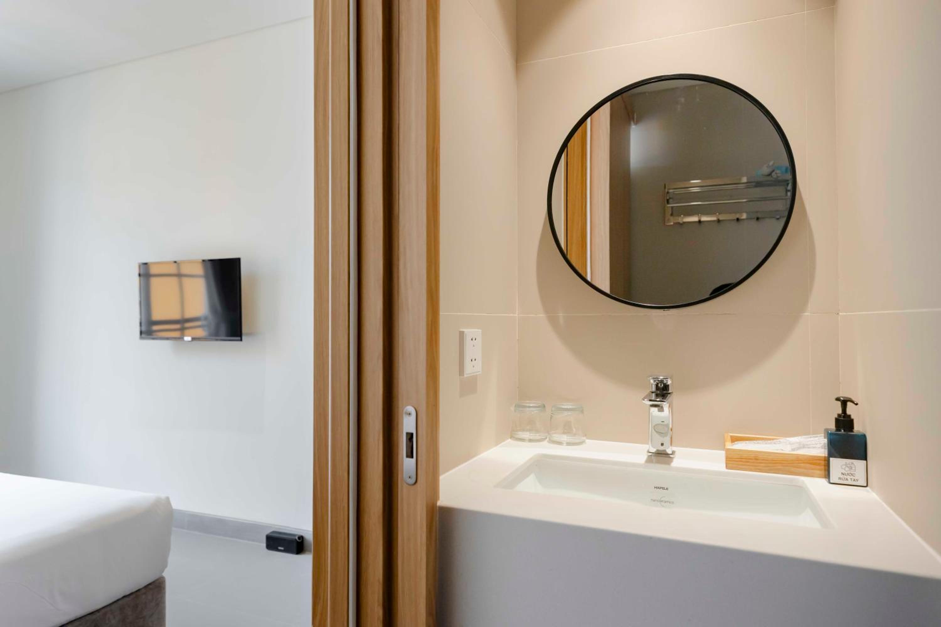 Standard Double Room - Photo 12