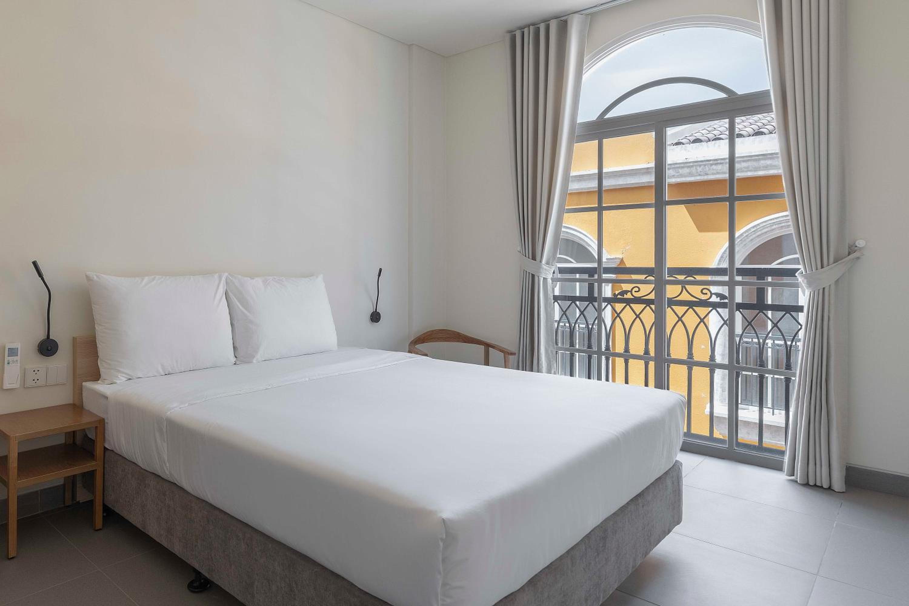 Standard Double Room - Photo 17