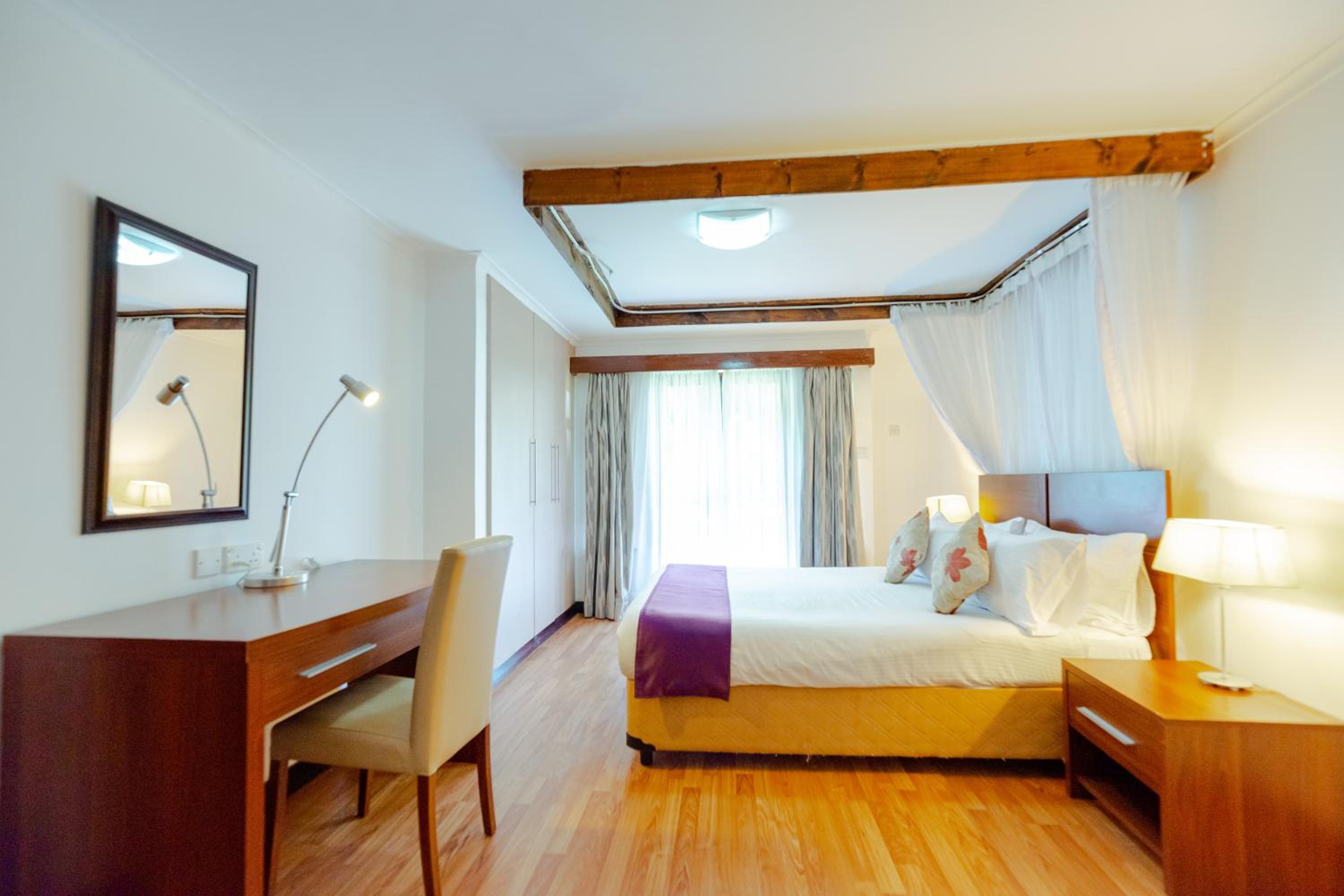 Three-Bedroom Superior Apartment with Two Queen and Two Single Beds - Non-Smoking