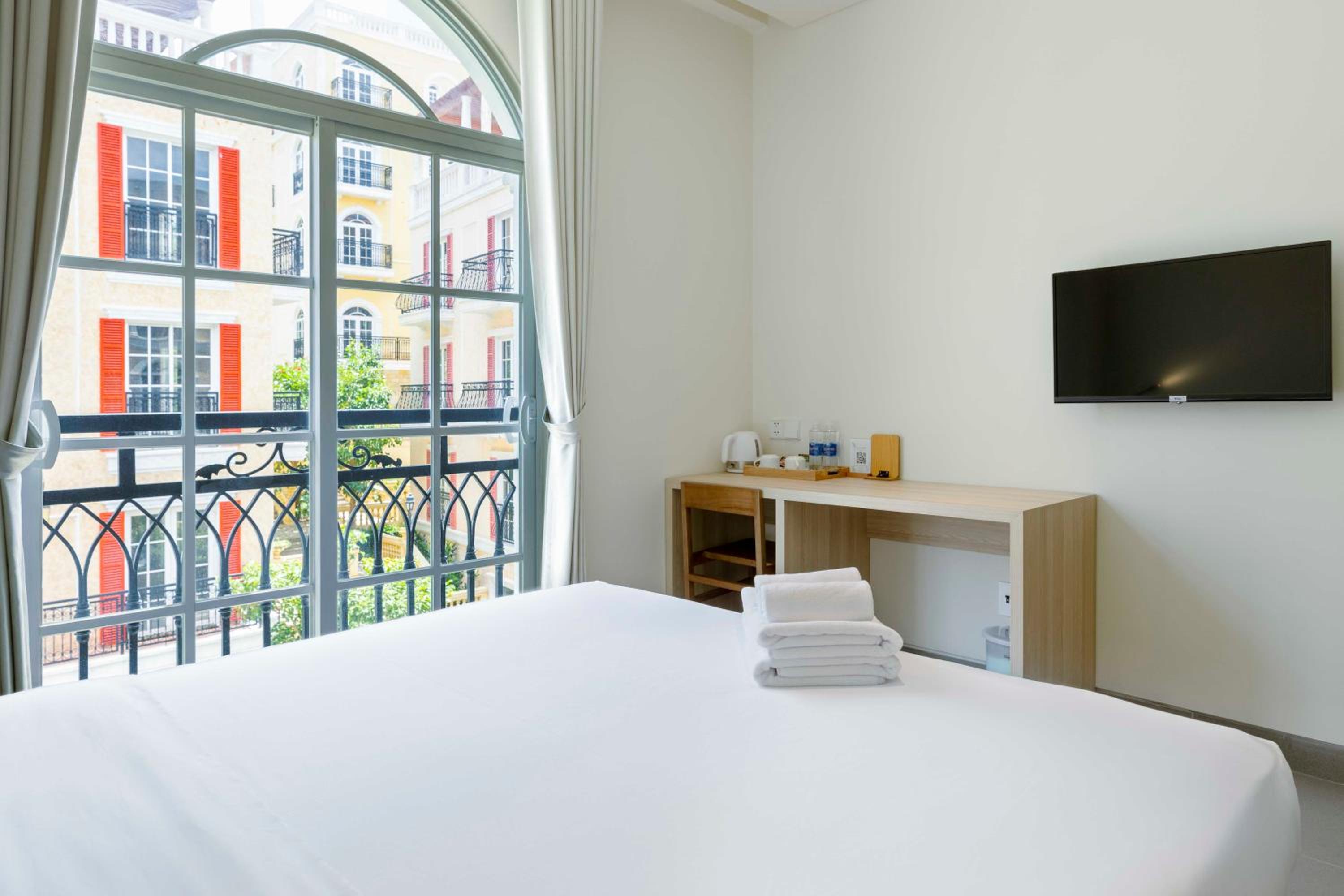 Standard Double Room - Photo 14