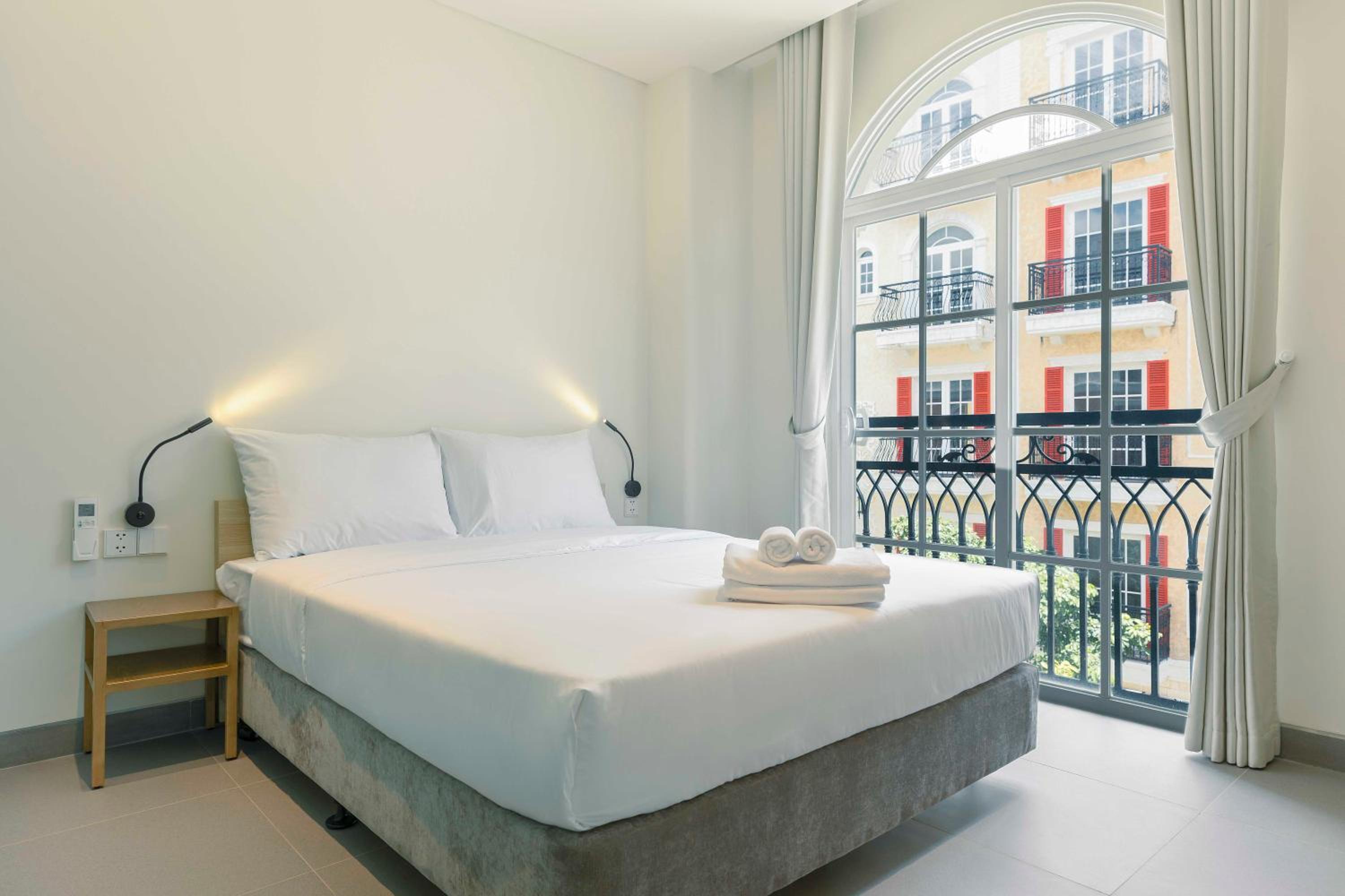 Standard Double Room - Photo 13
