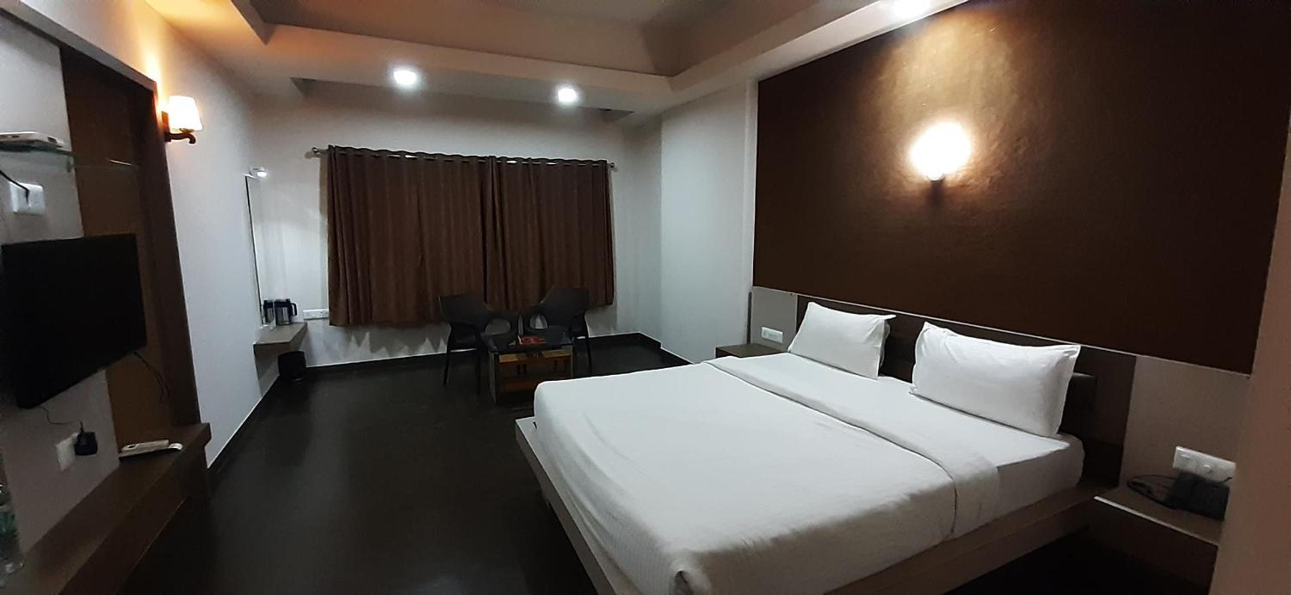 Deluxe Room - Photo 4