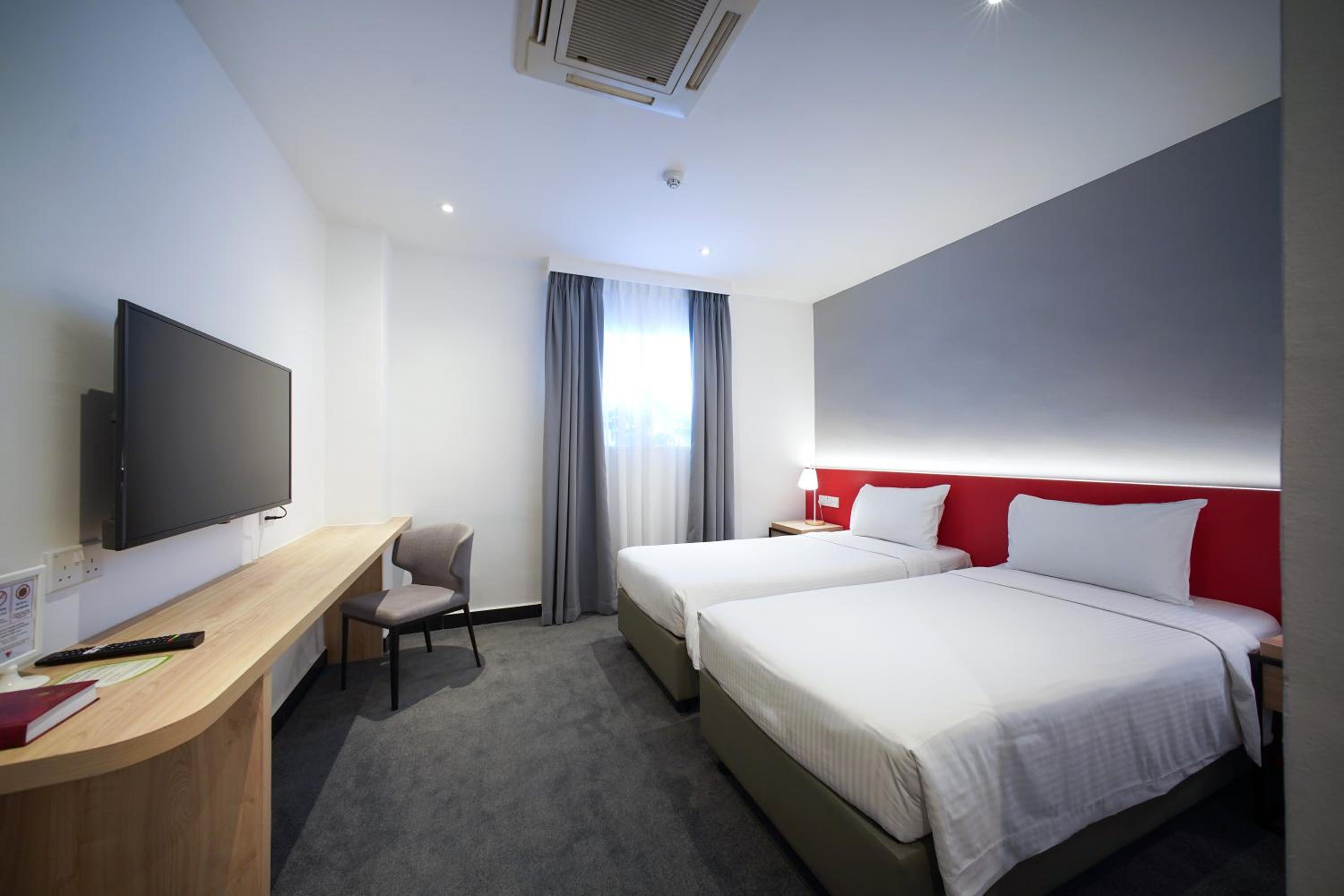 Standard Double or Twin Room (No Window) photo 1