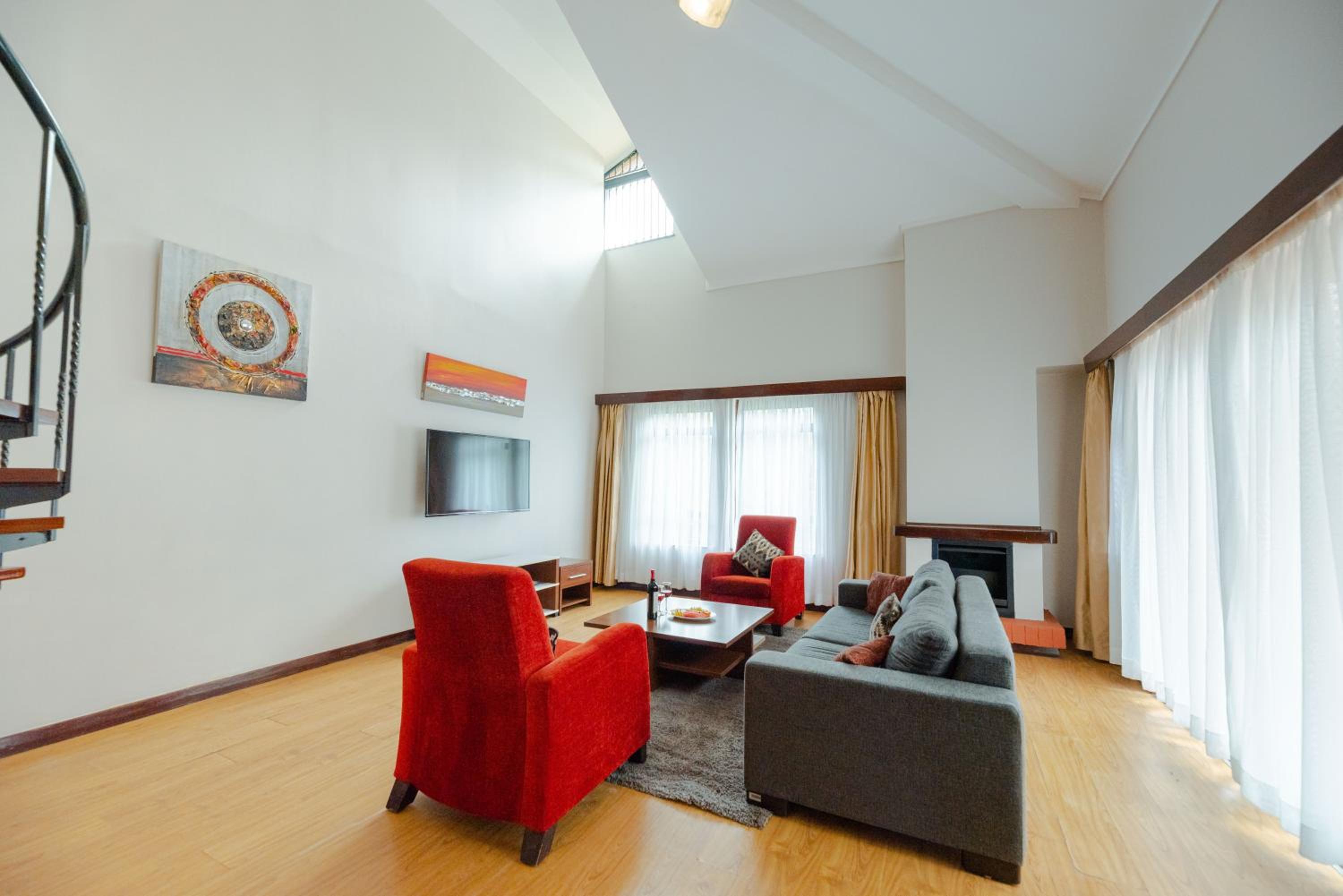 One-Bedroom Queen Apartment - Attic/Non-Smoking