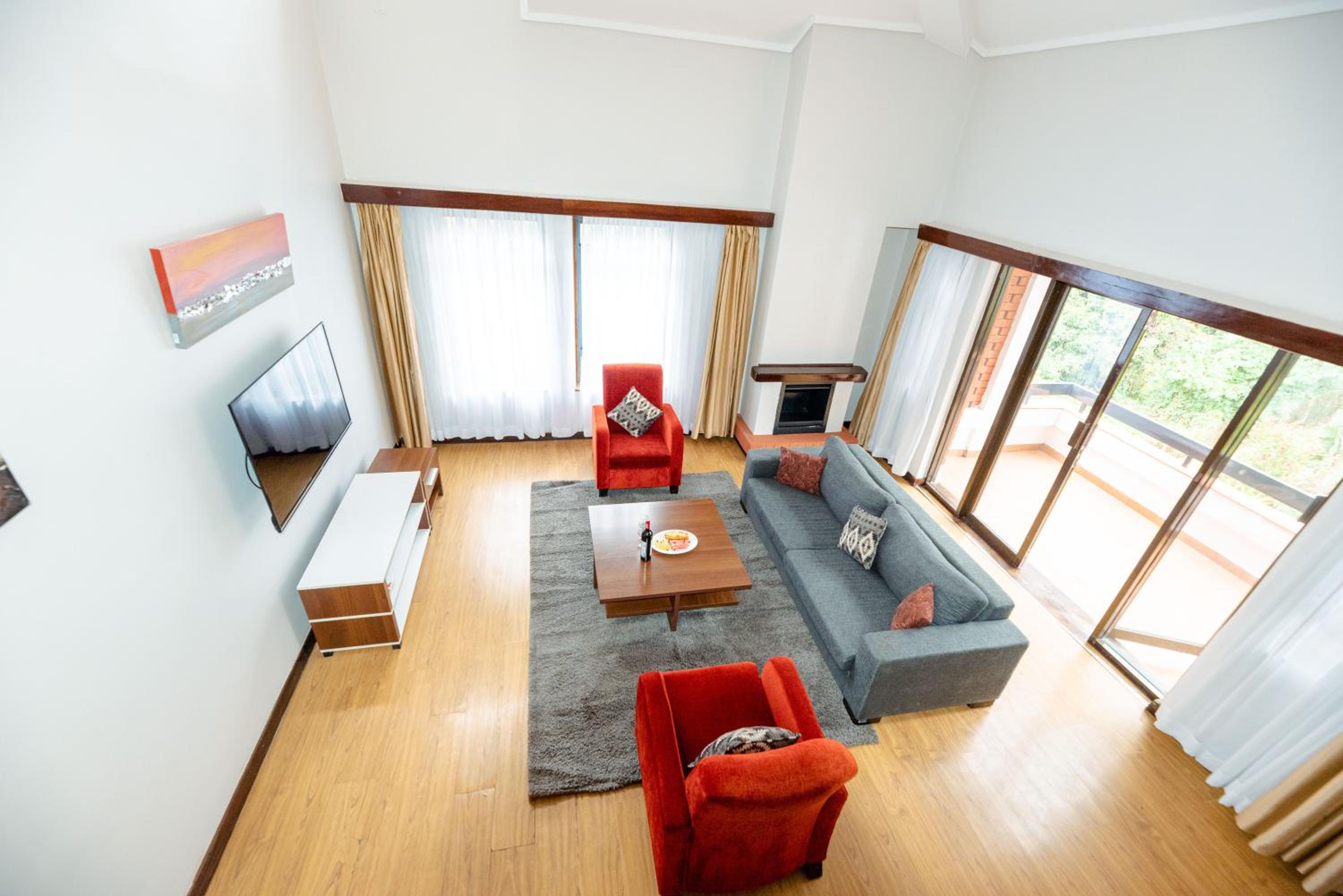 One-Bedroom Queen Apartment - Attic/Non-Smoking