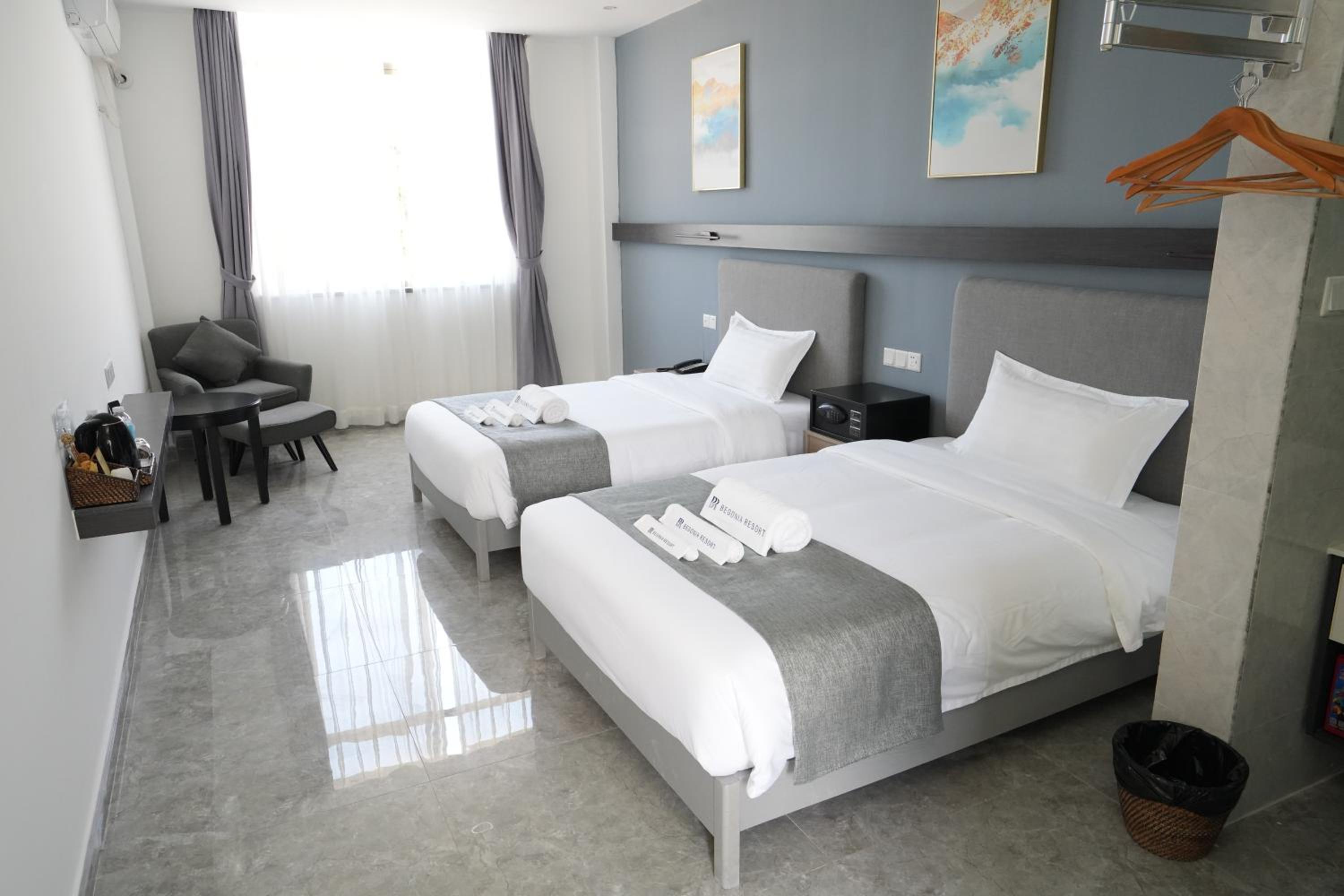 Double Or Twin Room With Private Bathroom photo 3