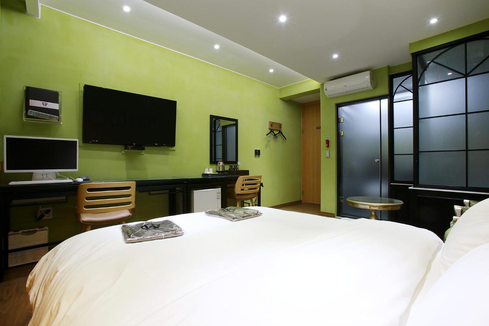Double Room - Photo 3