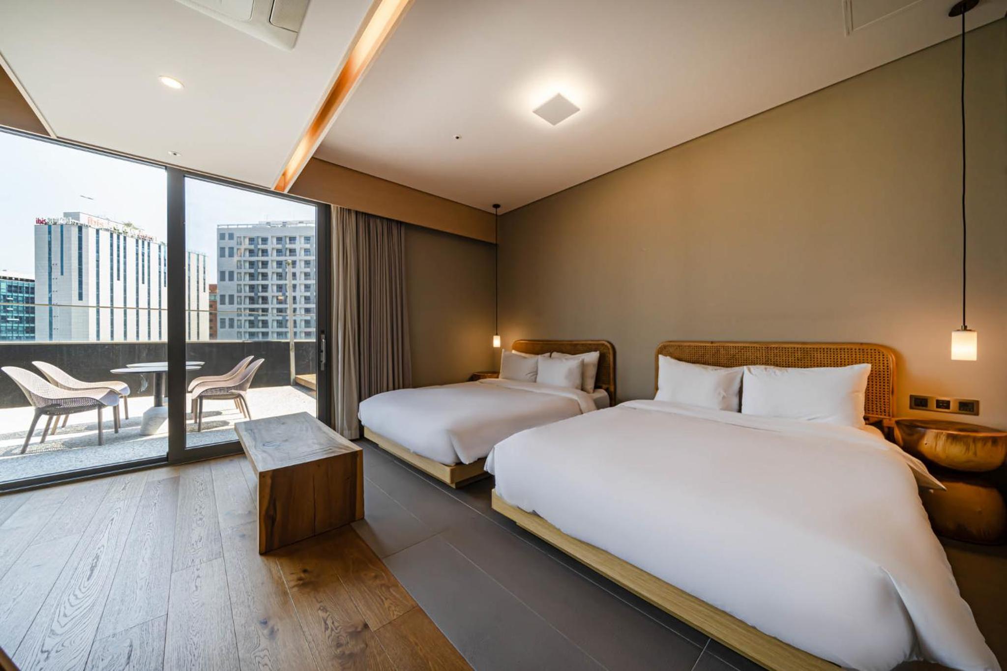 Suite with Terrace - Photo 5