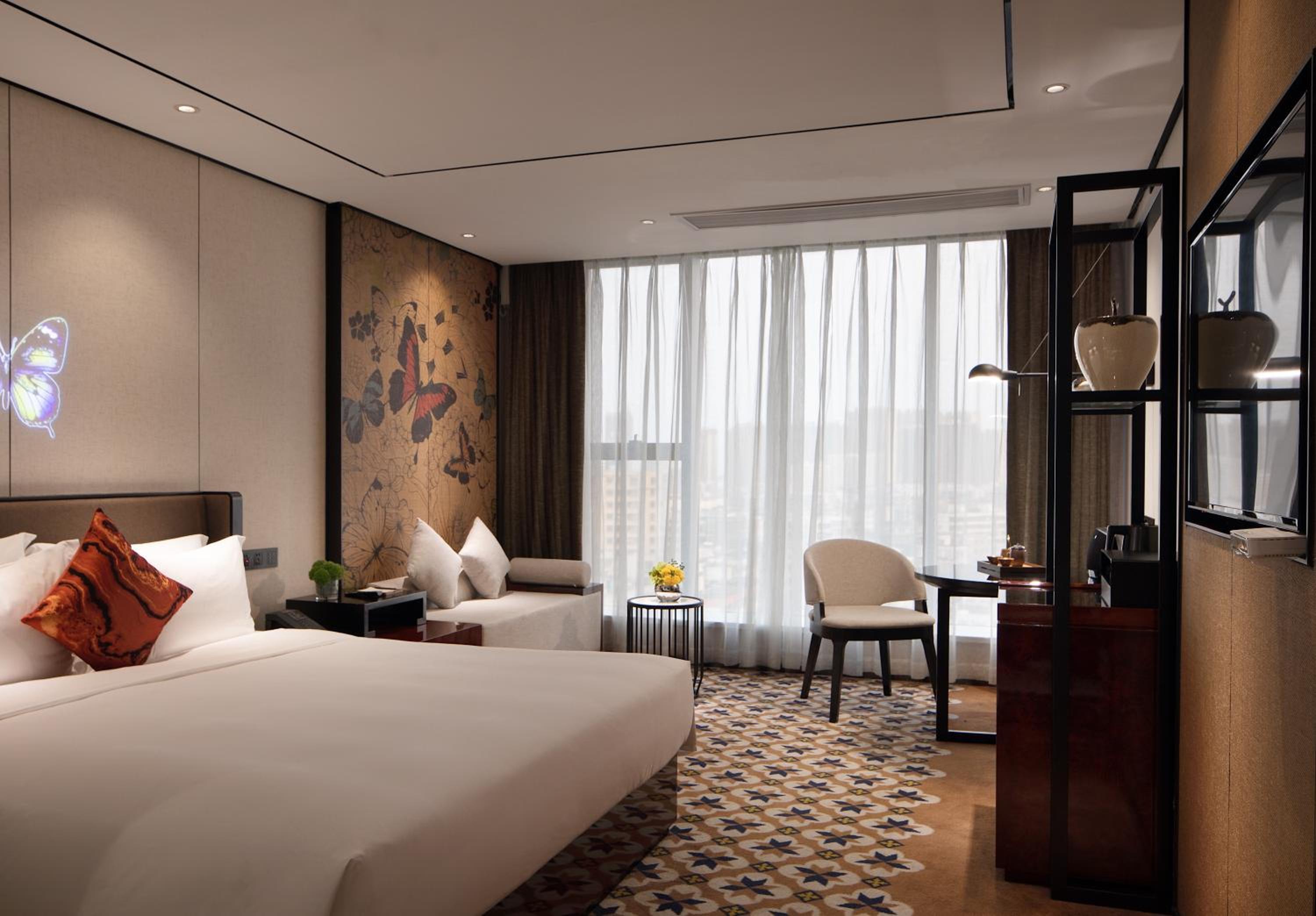 Premium Queen Room