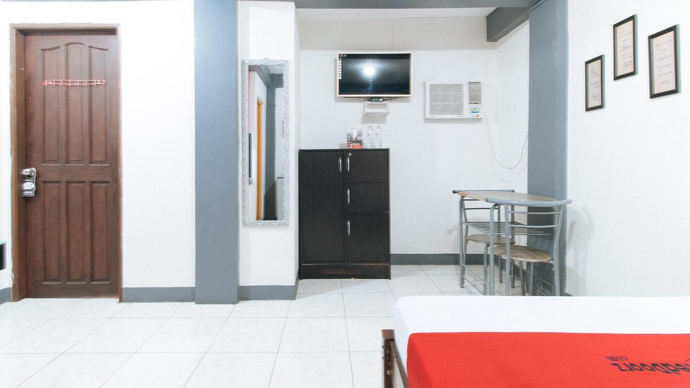 Standard Double Room - Photo 2