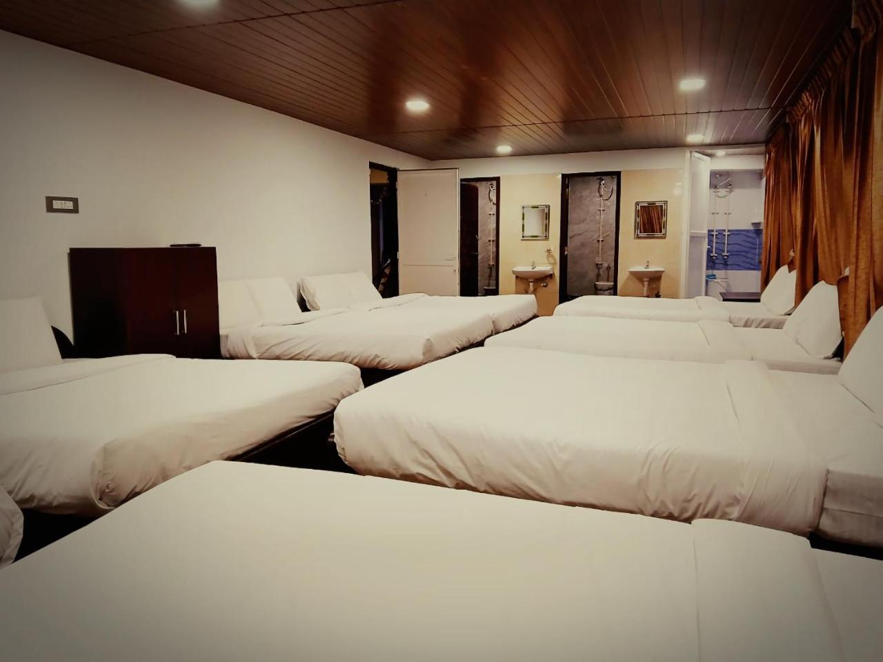 Mixed Dormitory Room photo 3