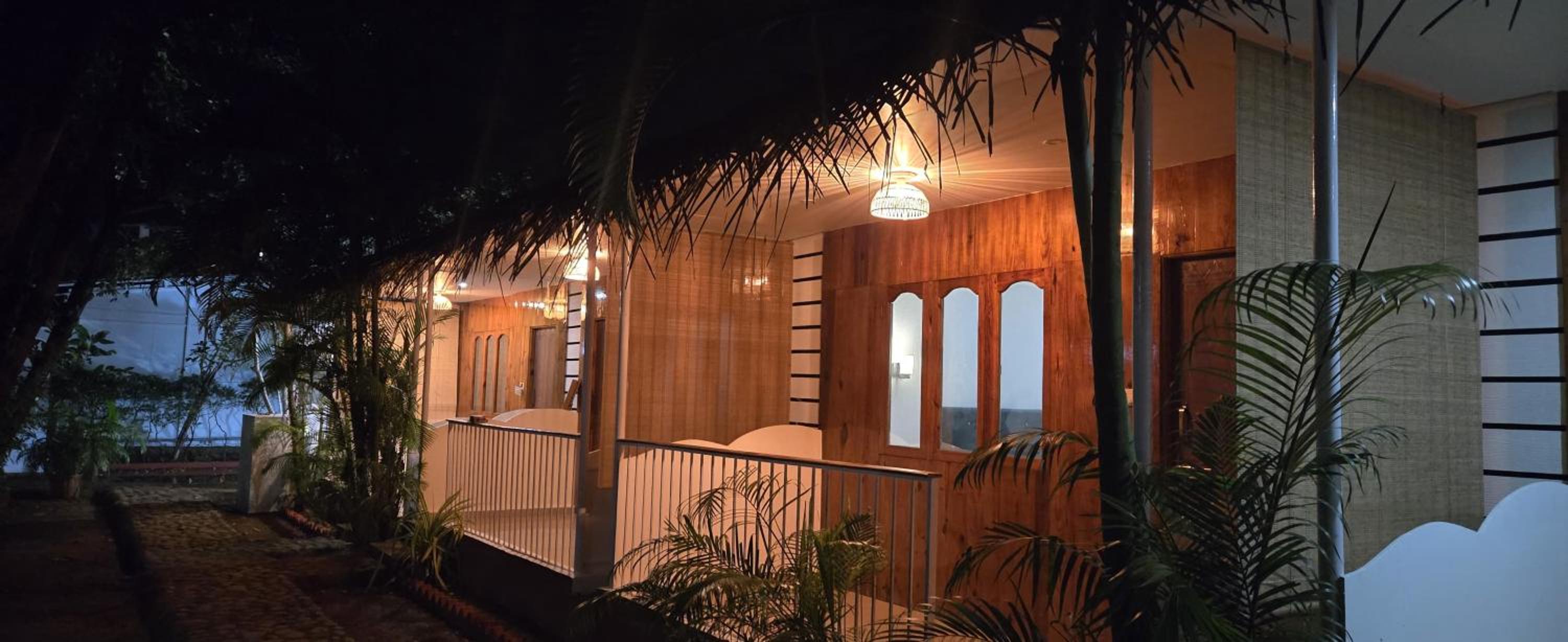 Deluxe Double Room With Balcony photo 3