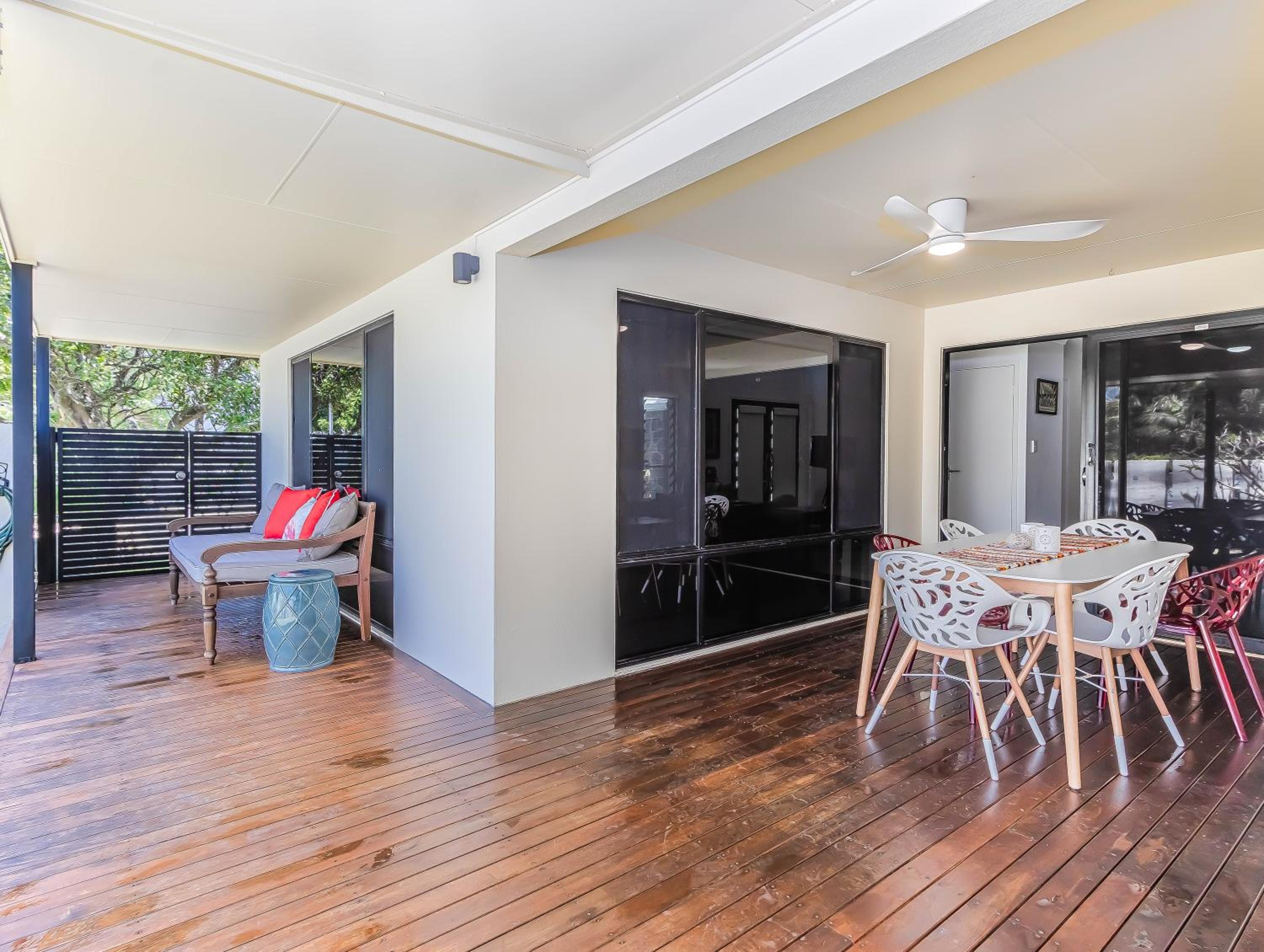 Three-Bedroom Villa photo 3
