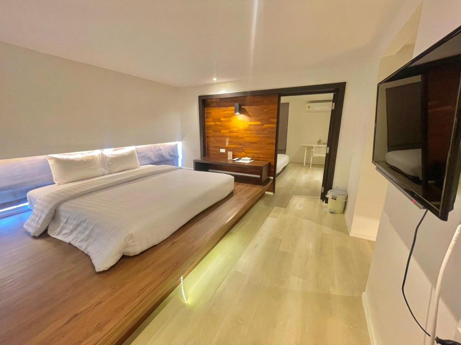 The Cove Suite
