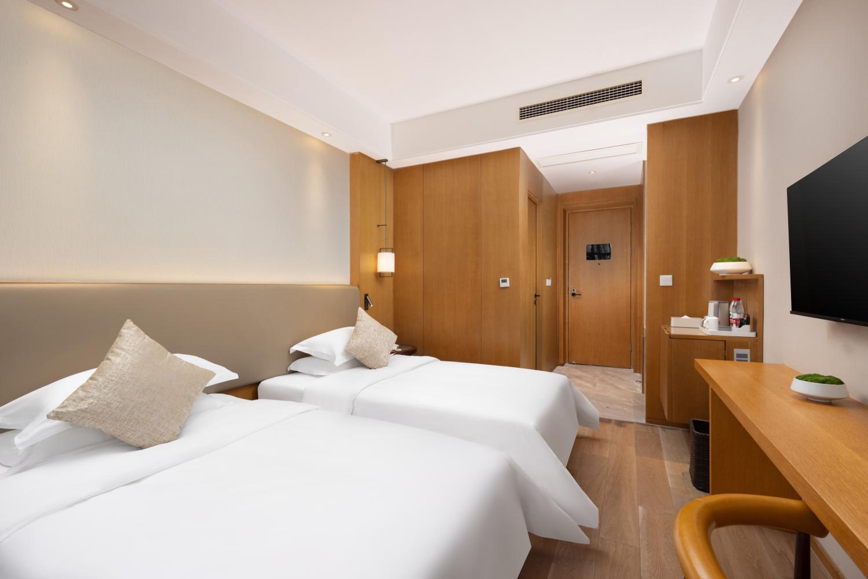 Standard Twin Room photo 2