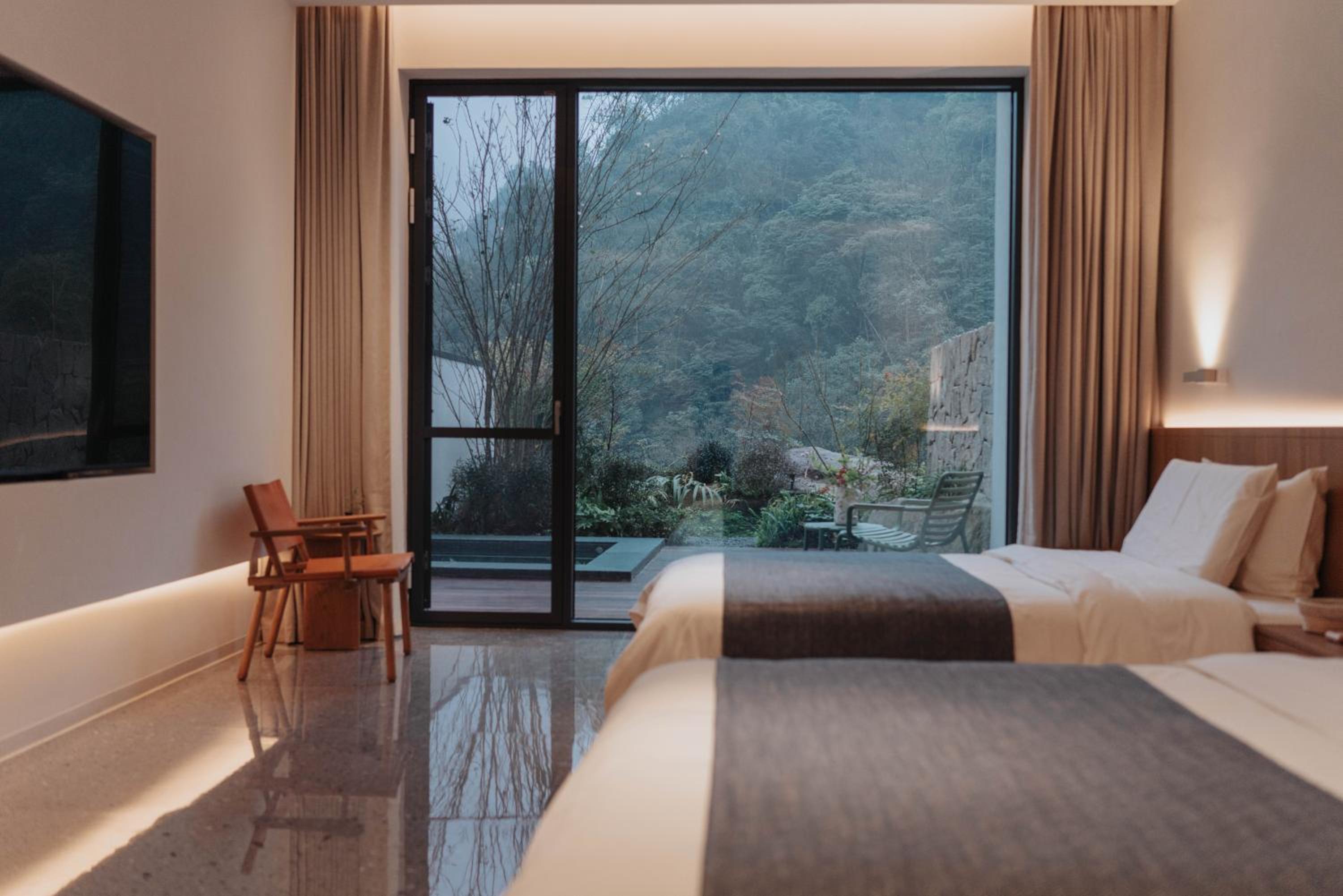 Twin Room with Mountain View photo 1