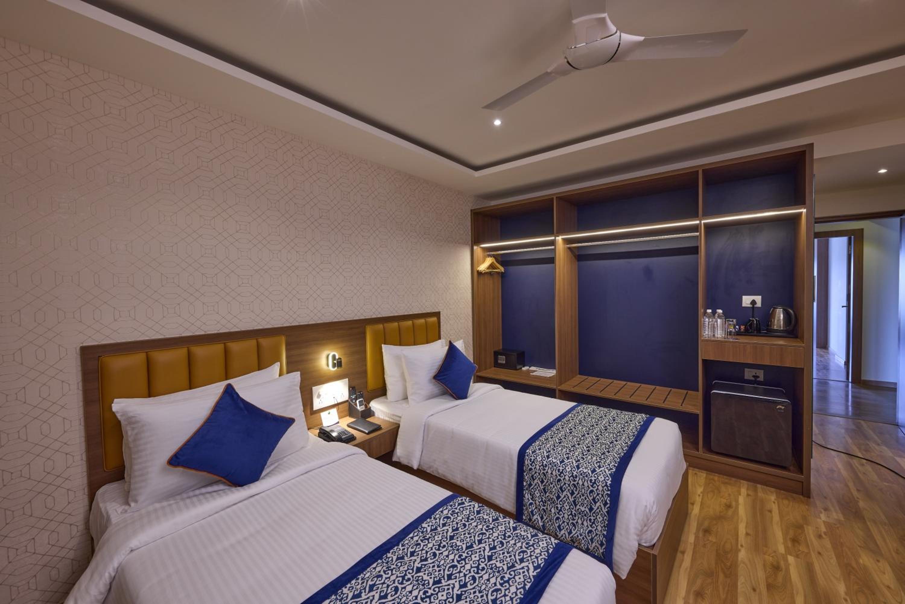 Deluxe Twin Room with Balcony