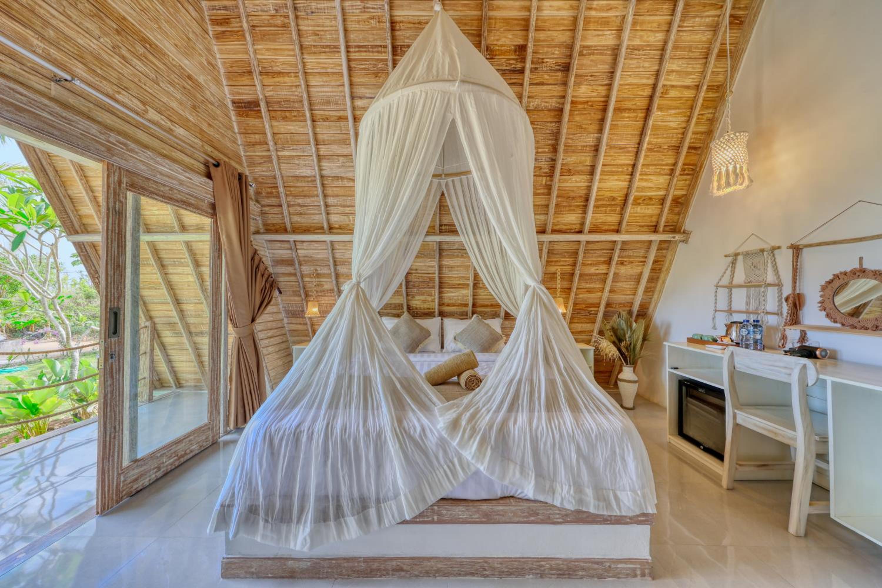 Deluxe Bungalow with Sea View - Photo 37