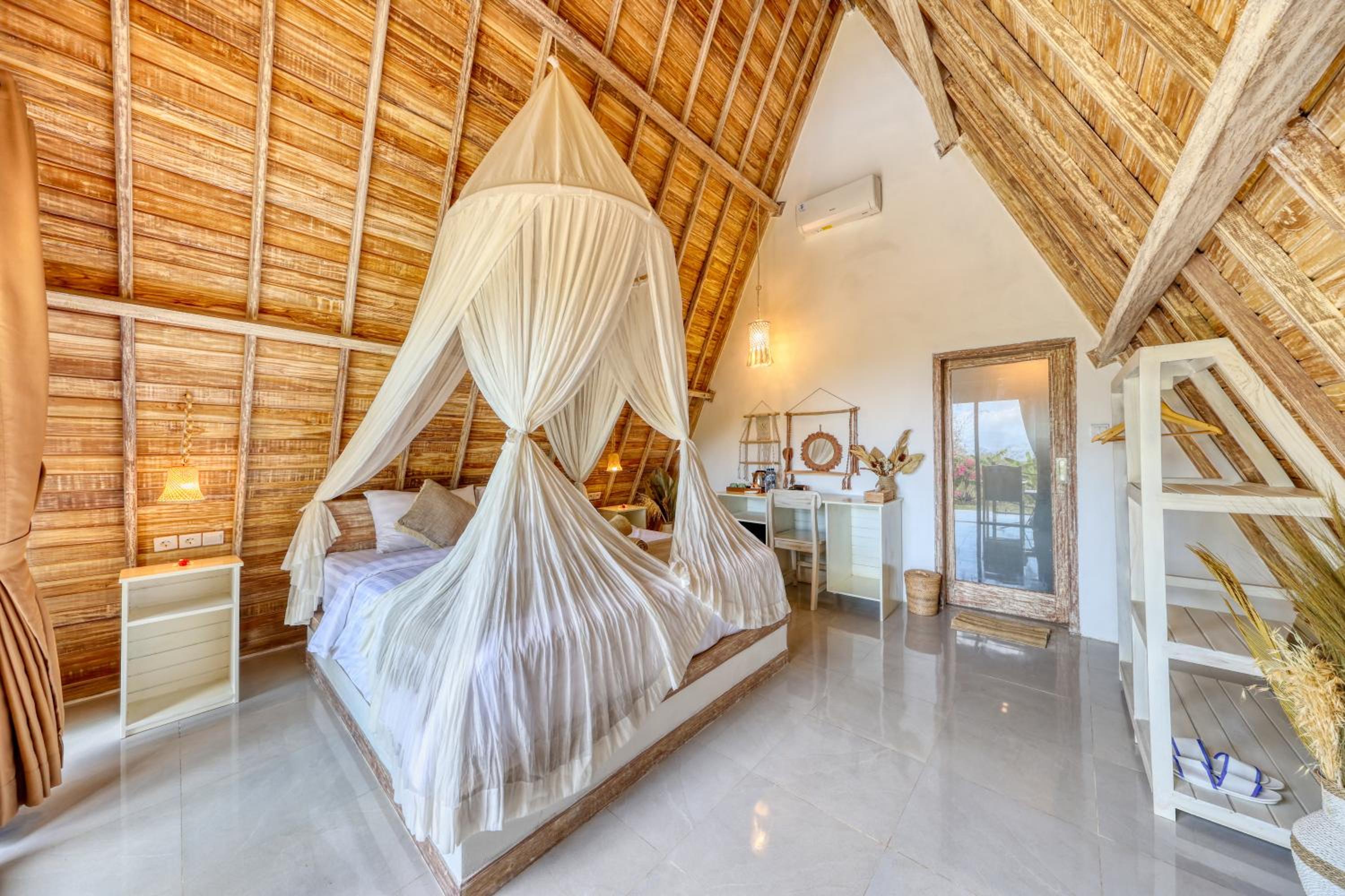 Deluxe Bungalow with Sea View - Photo 36