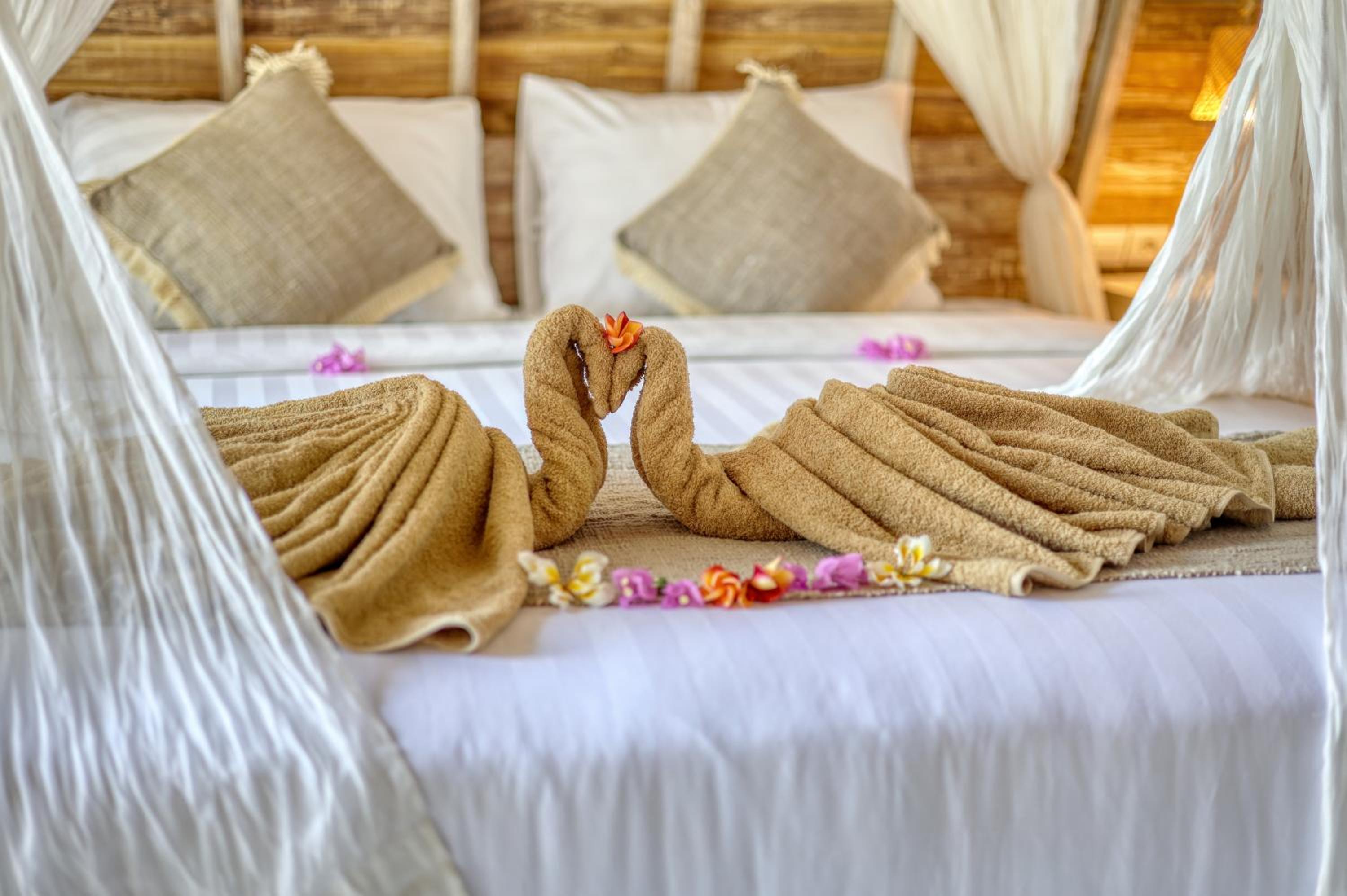 Deluxe Bungalow with Sea View - Photo 3