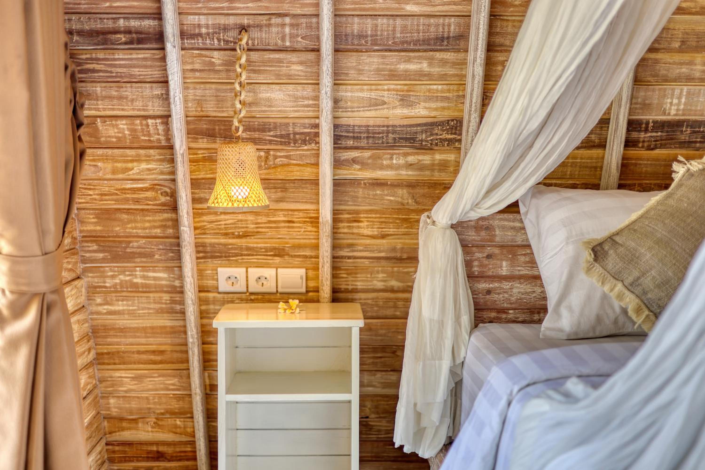 Deluxe Bungalow with Sea View - Photo 6