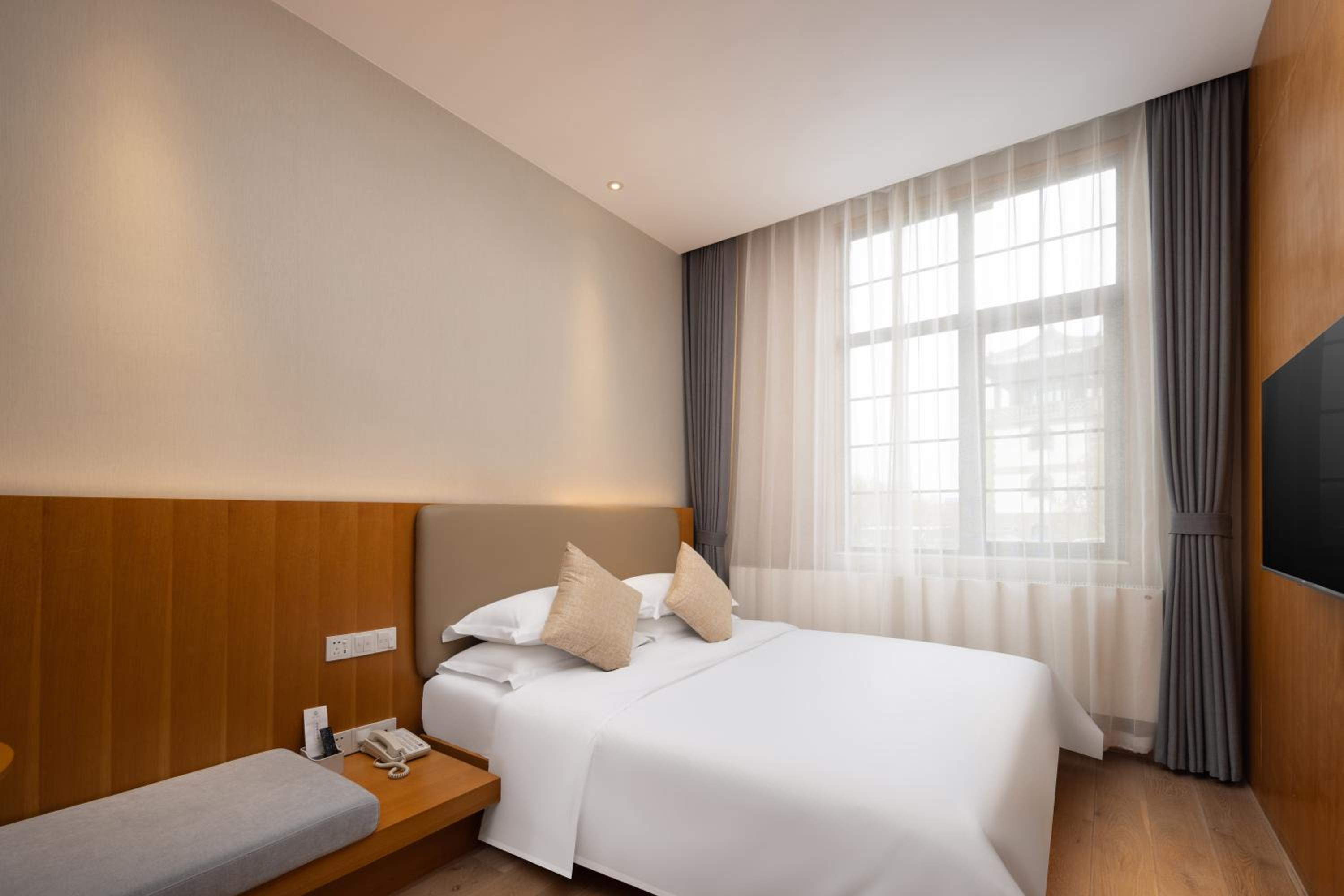 Economy Double Room photo 1