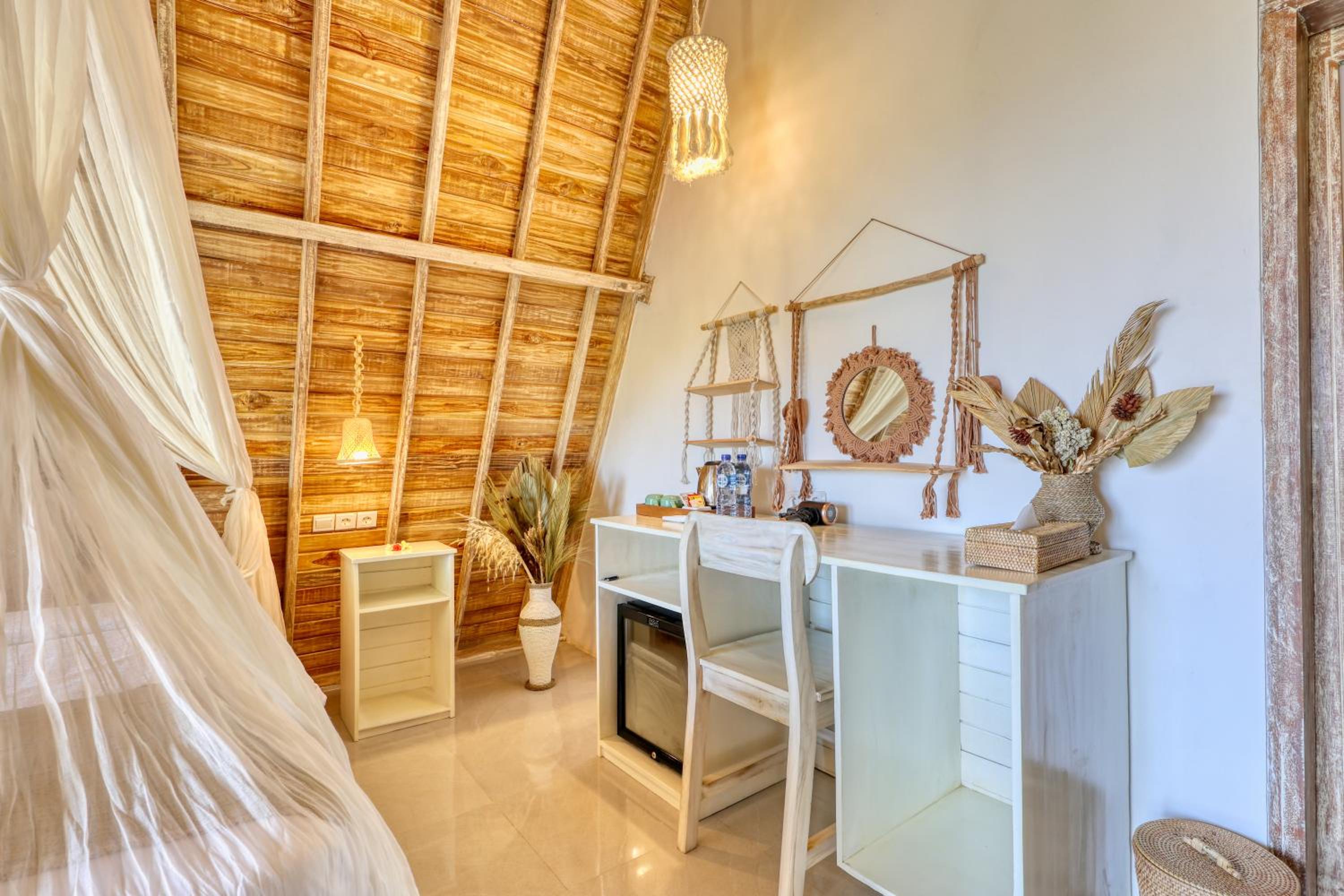 Deluxe Bungalow with Sea View - Photo 32