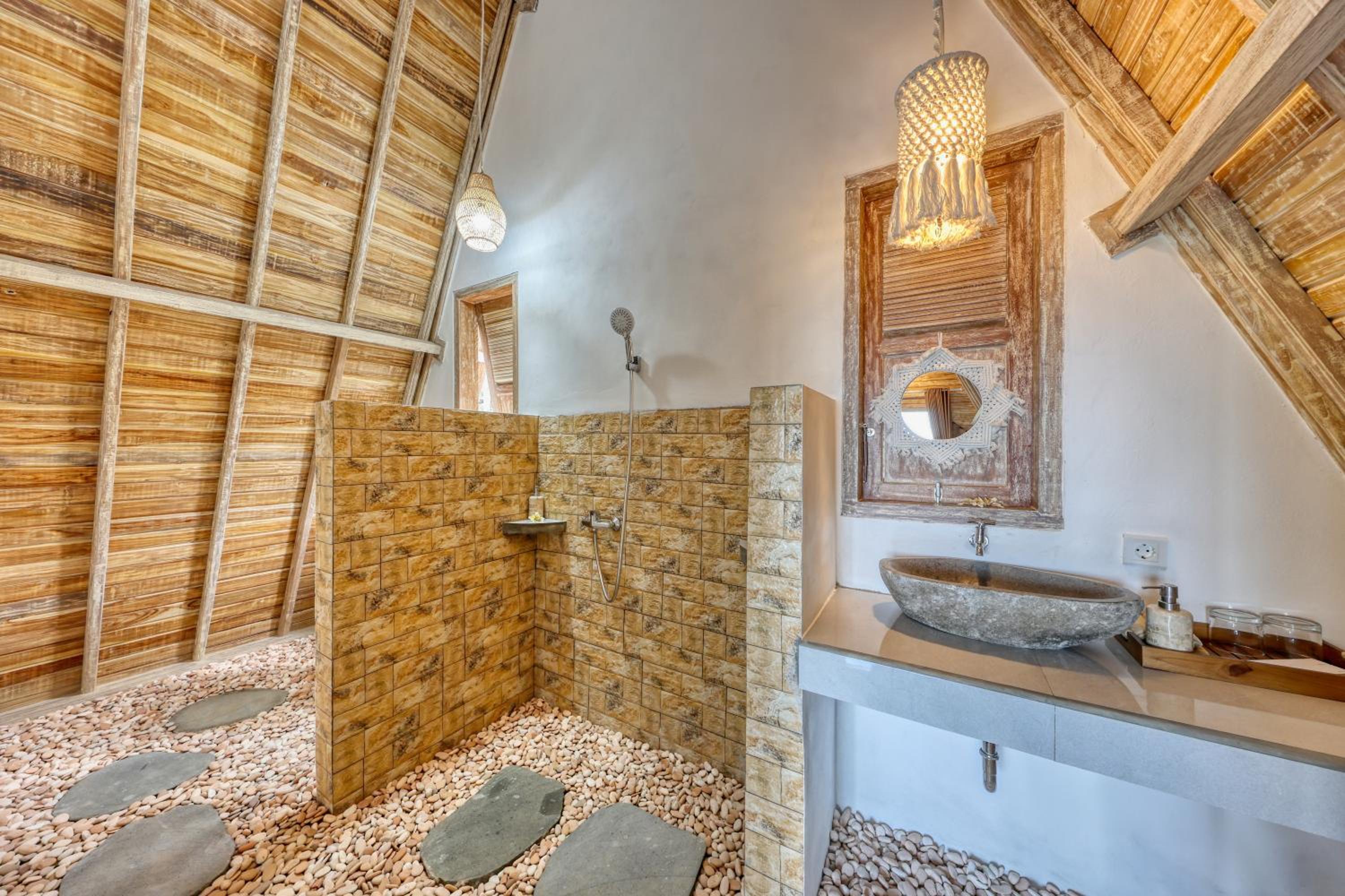 Deluxe Bungalow with Sea View - Photo 25