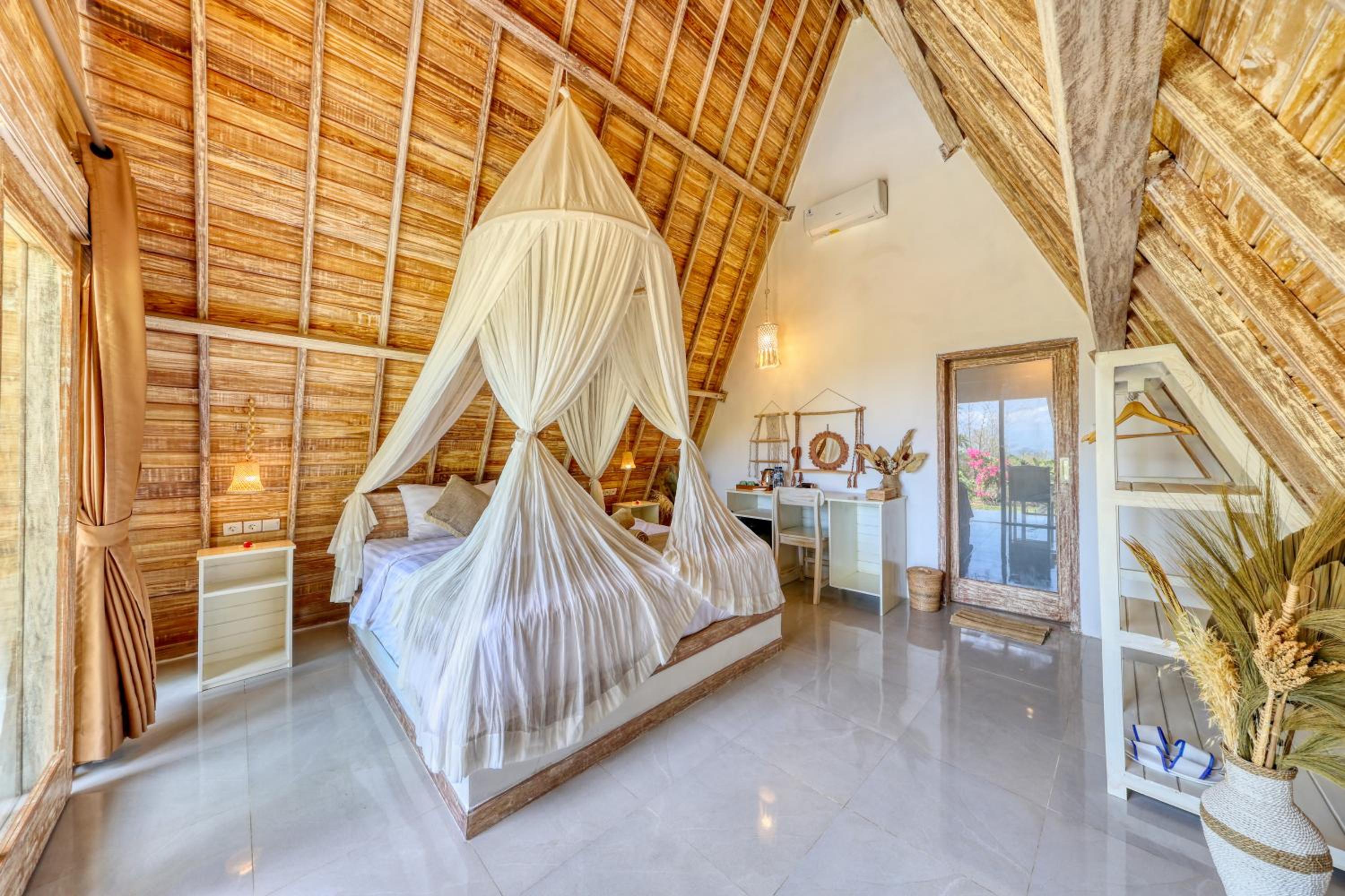 Deluxe Bungalow with Sea View - Photo 34