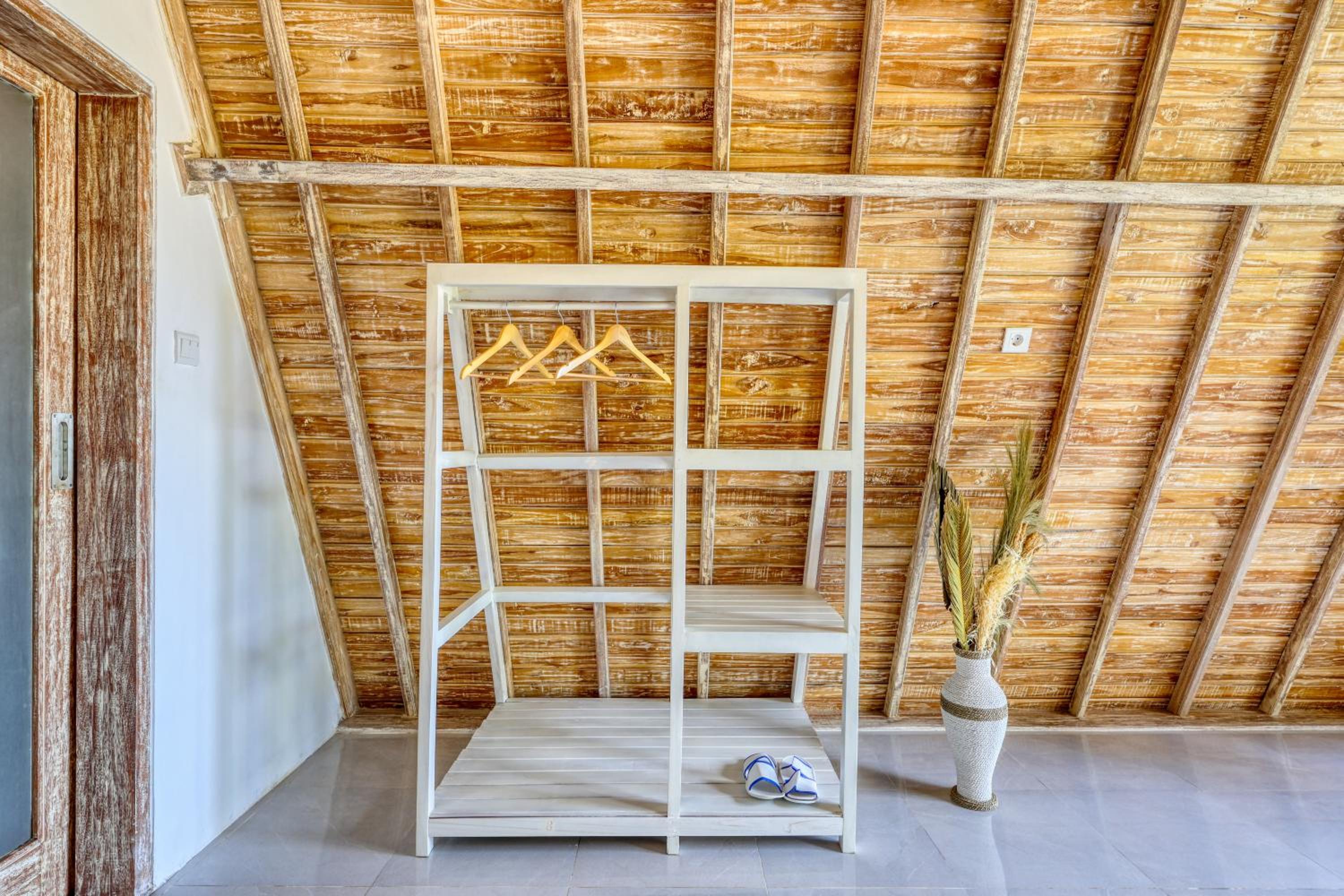 Deluxe Bungalow with Sea View - Photo 31