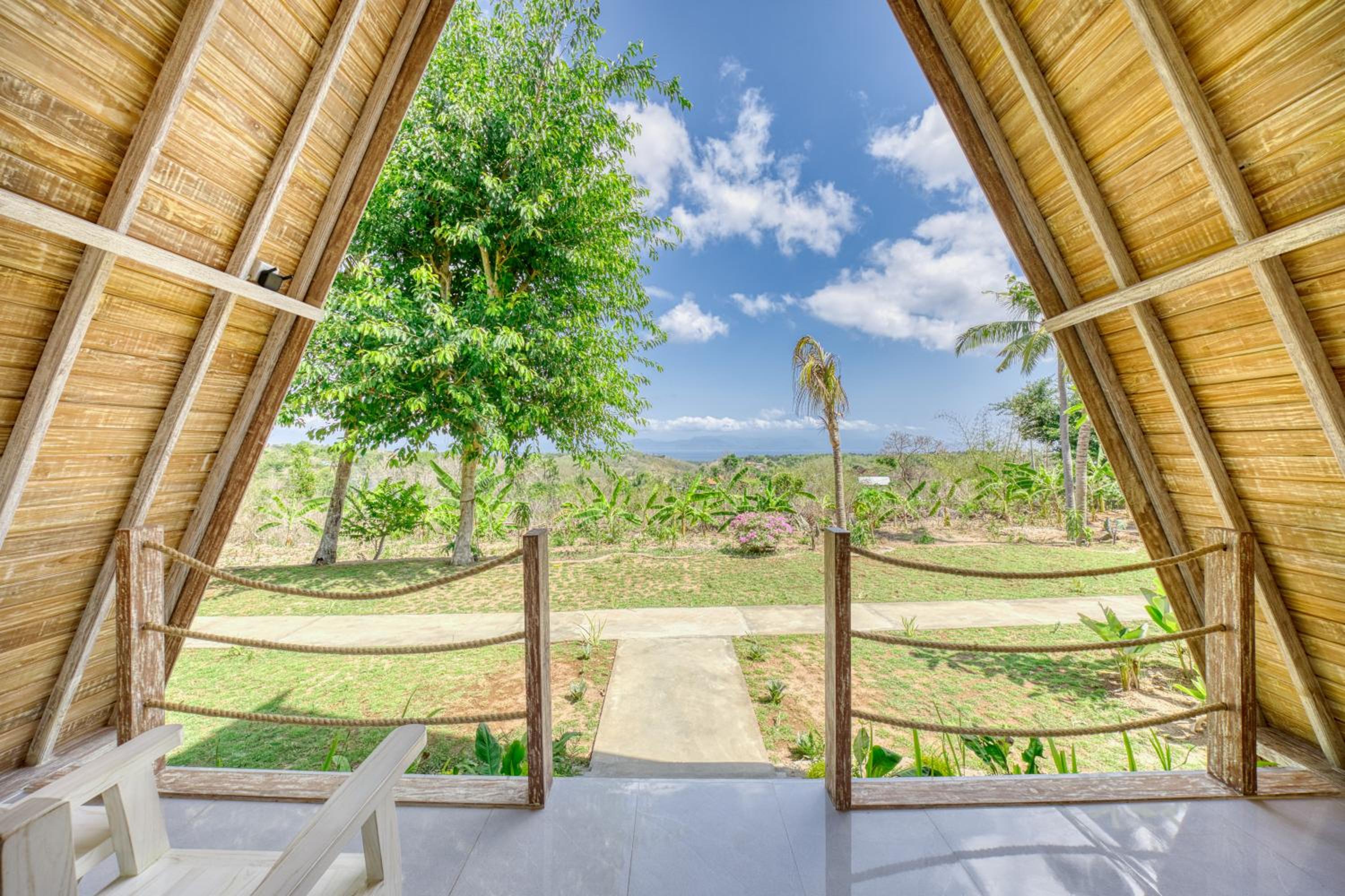 Deluxe Bungalow with Sea View - Photo 18