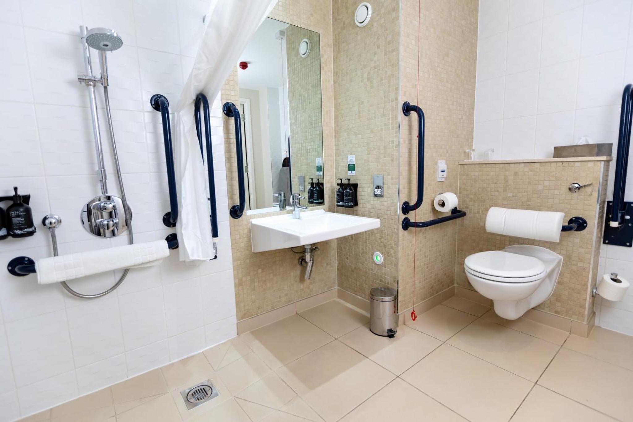 Standard Double Room - Disability Access - Photo 12