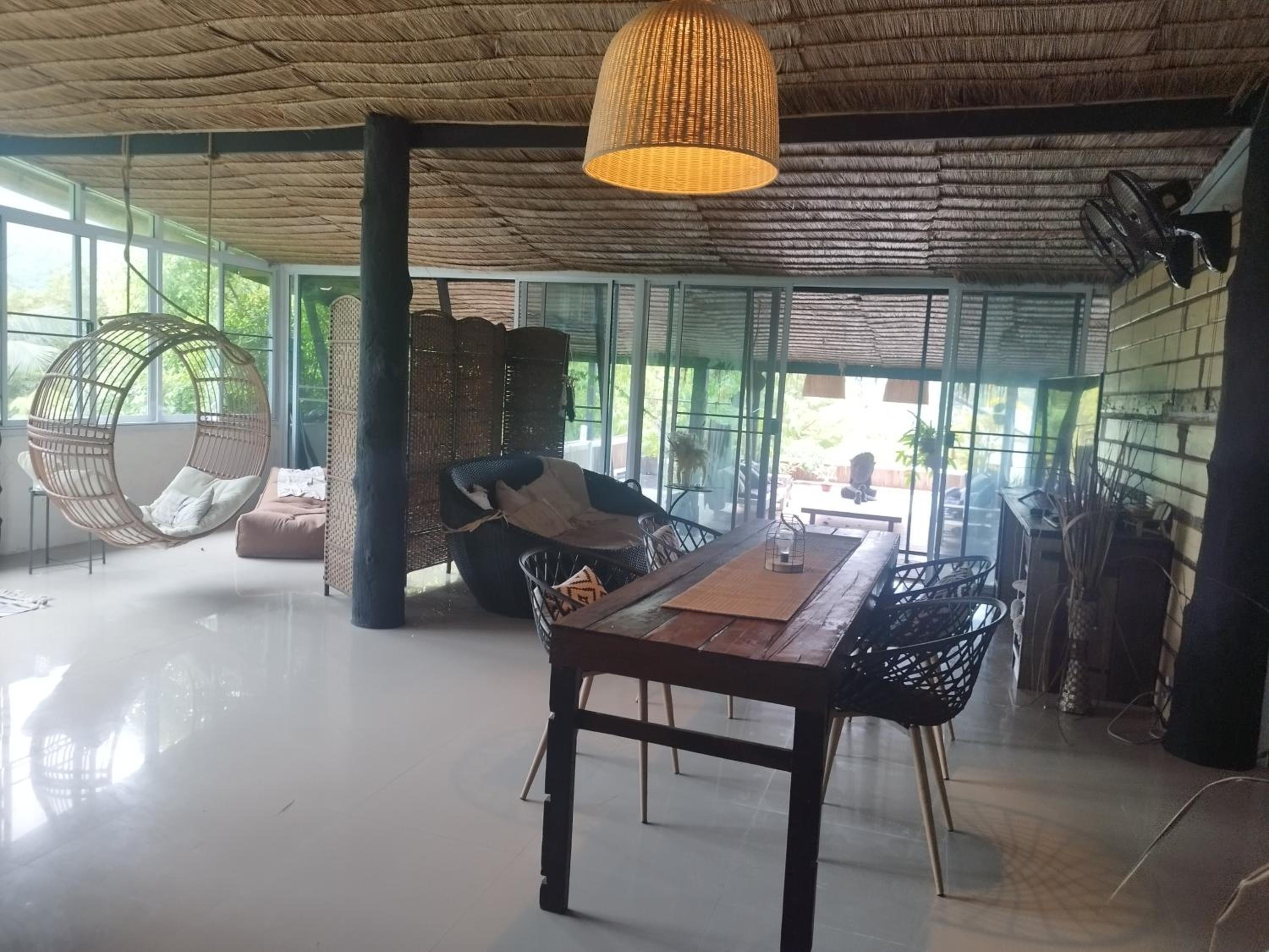 Apartment with Sea View - Photo 5