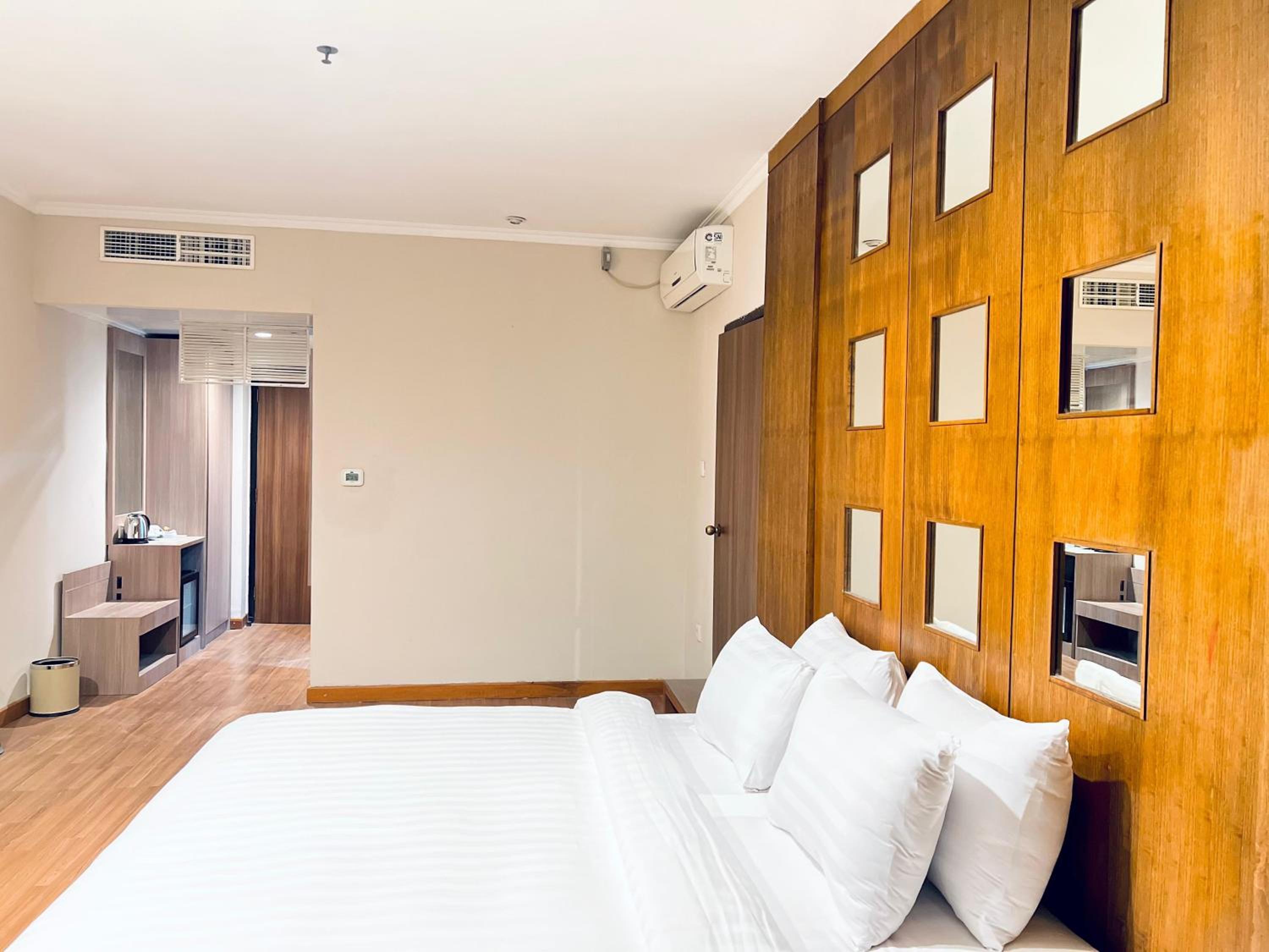 Large Double Room photo 3