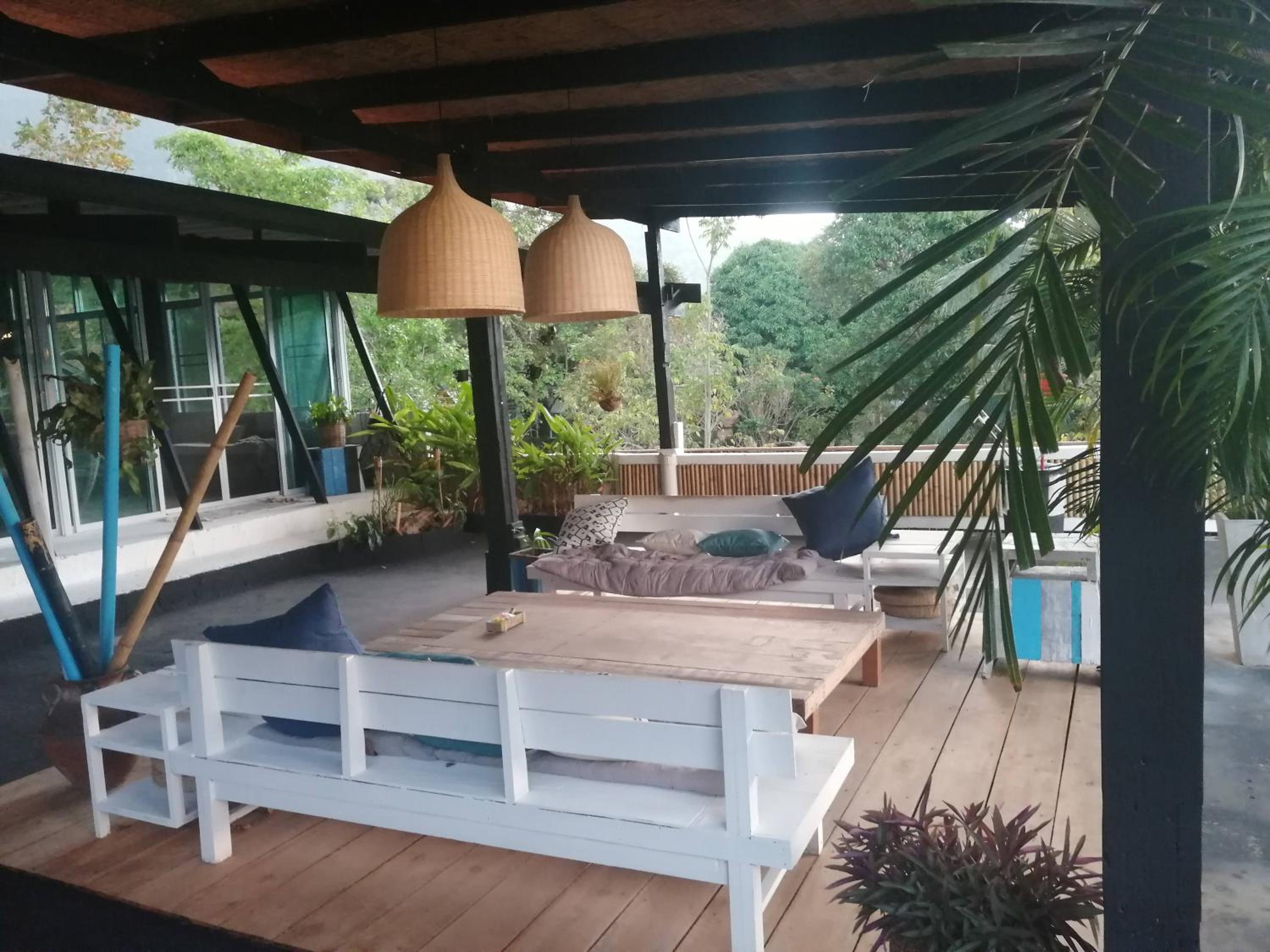 Apartment with Sea View - Photo 7