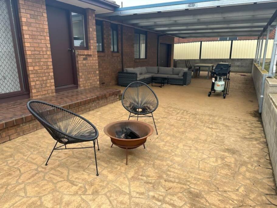 Three-Bedroom House photo 2