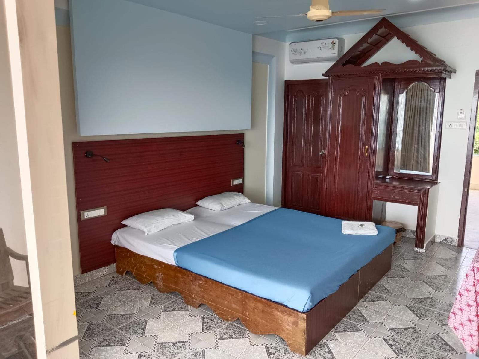 Standard Double Room - Photo 4
