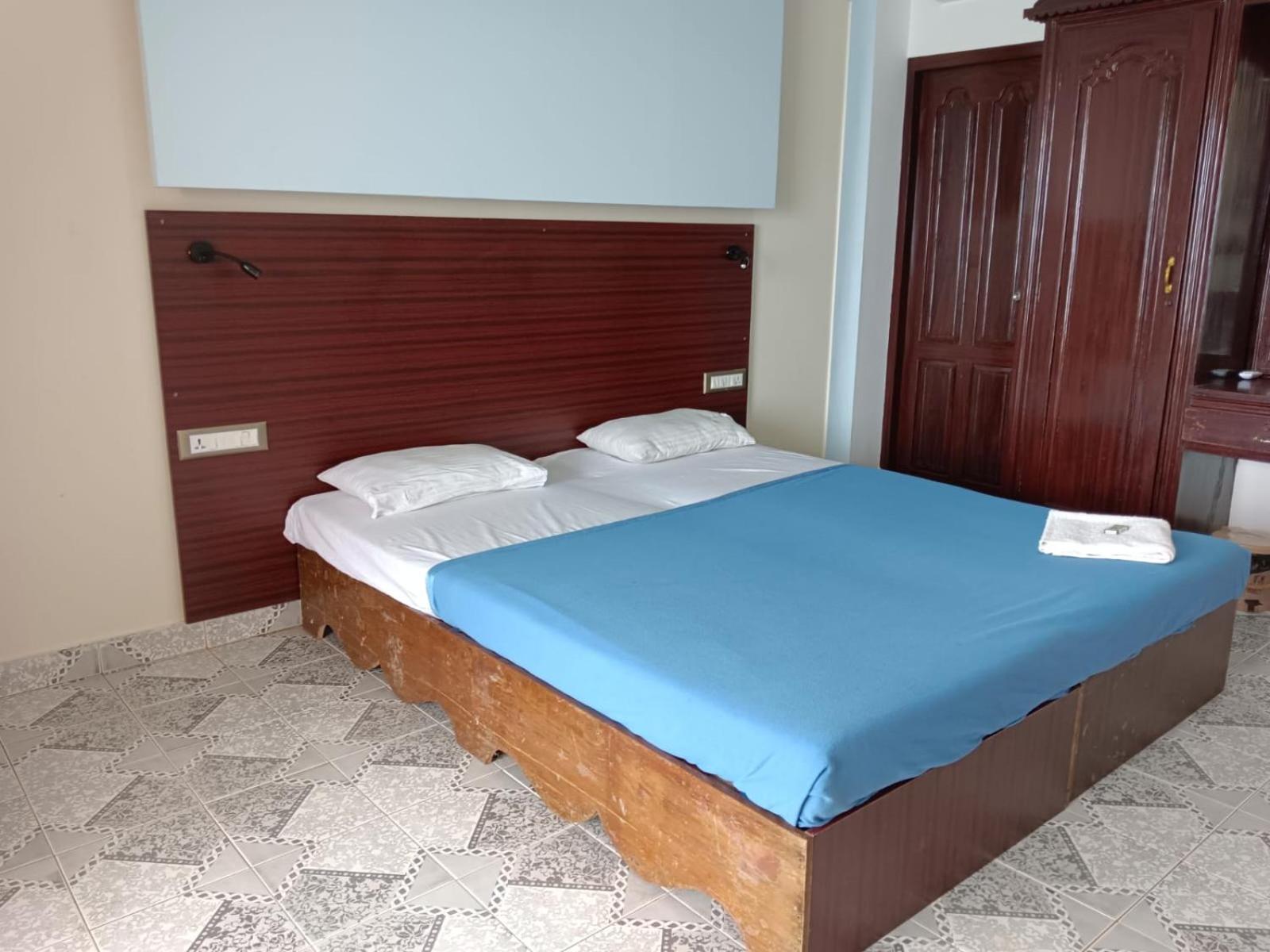 Standard Double Room - Photo 6