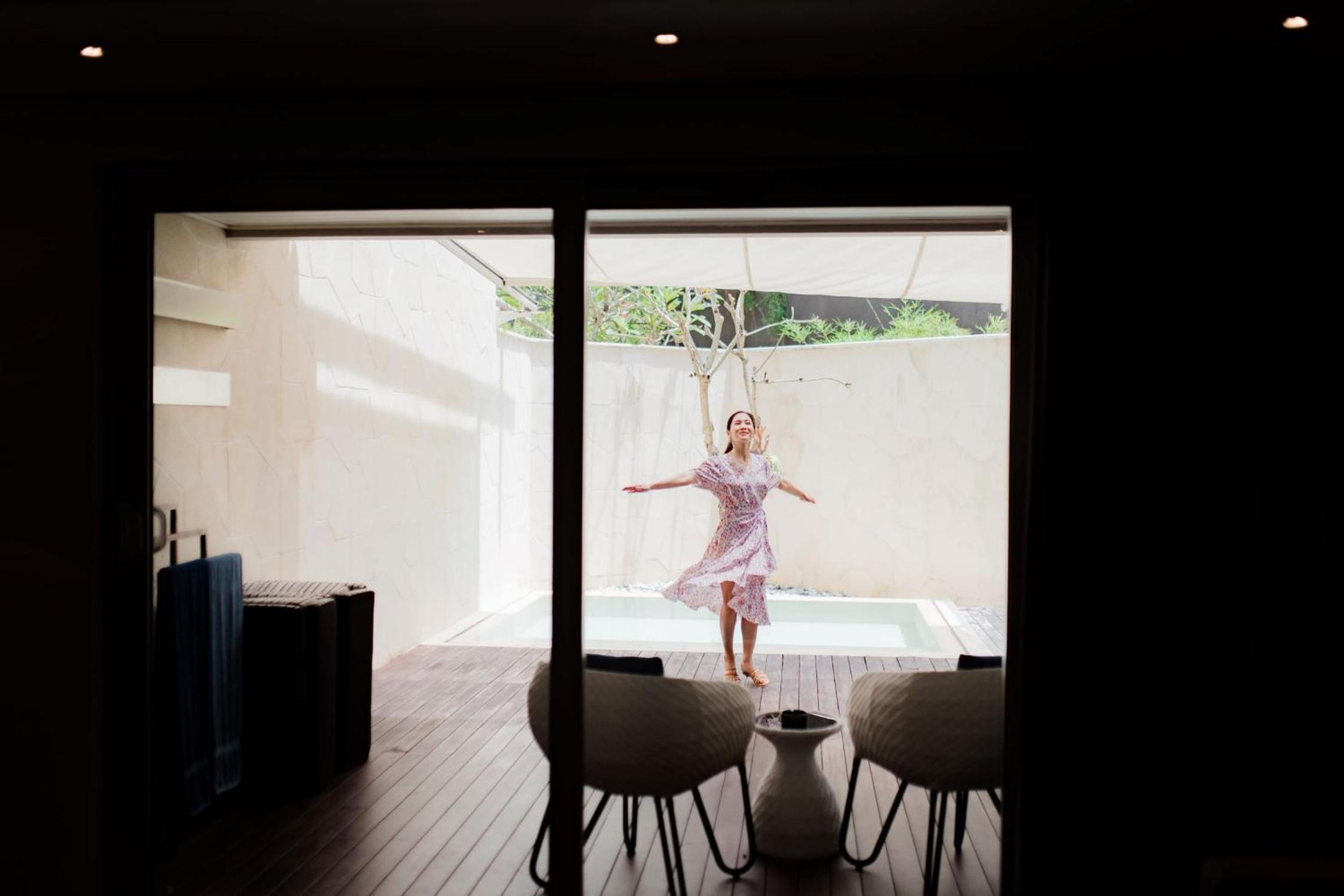 Deluxe Suite with Plunge Pool thumbnail 5