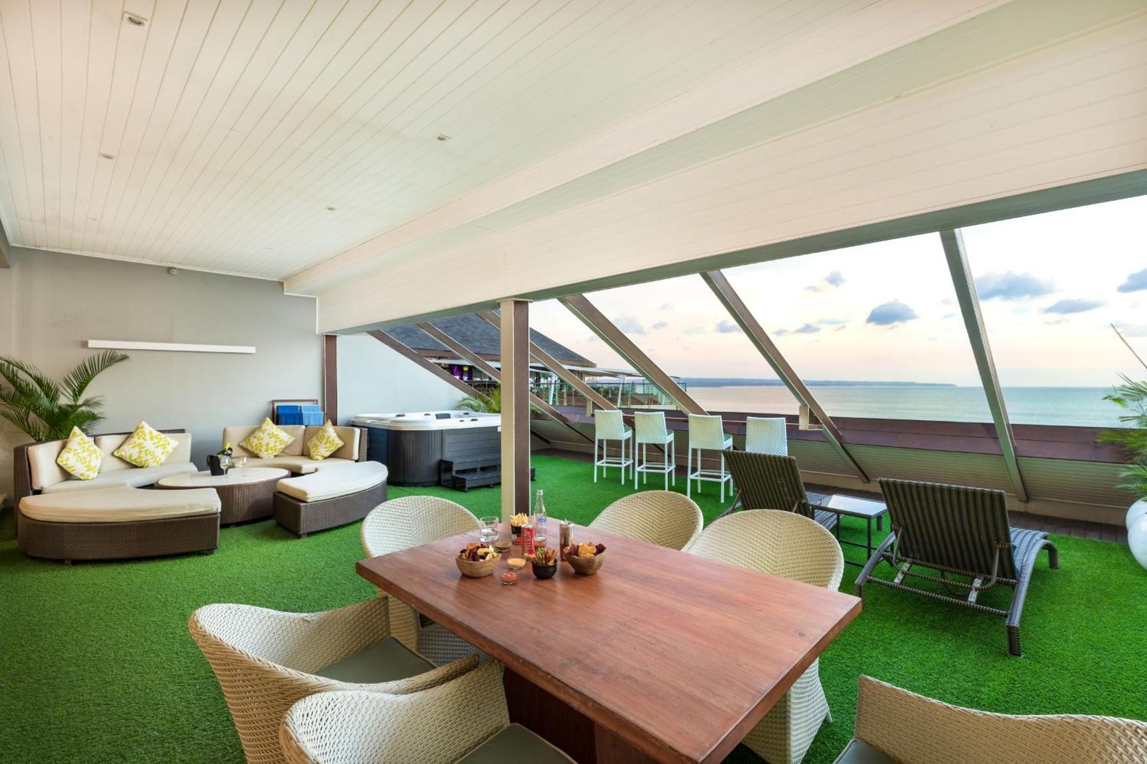 Penthouse Suite with Ocean View