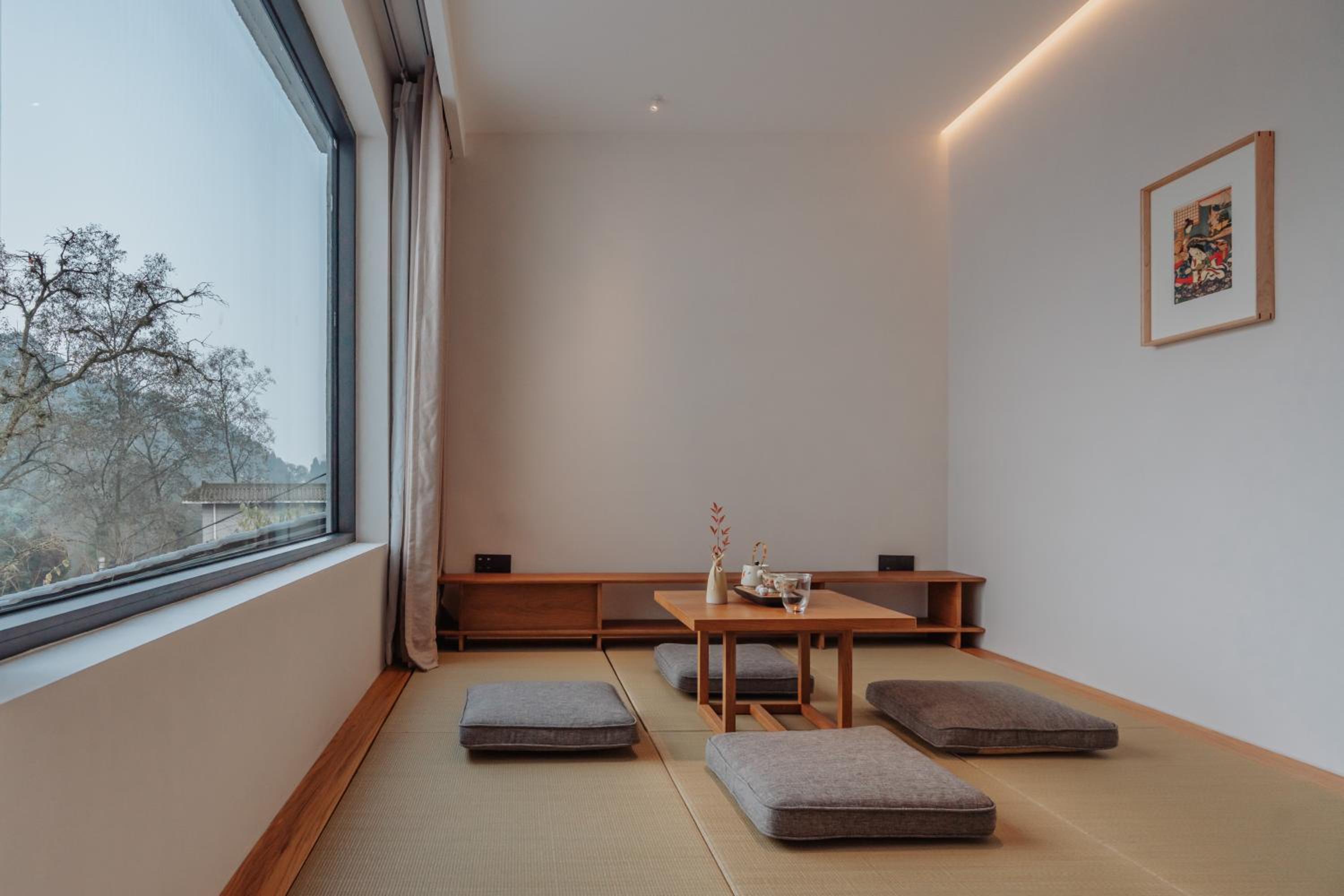 Quadruple Room with Mountain View photo 2