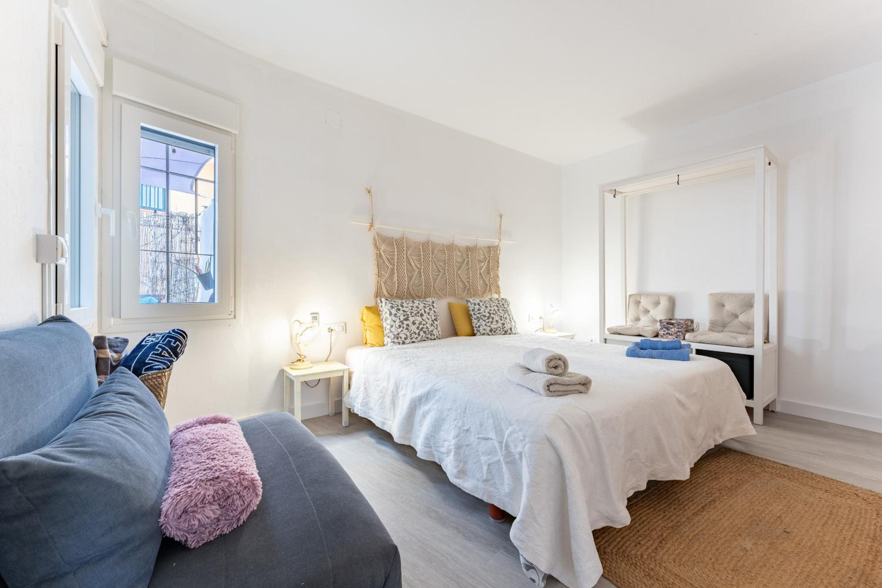 Apartamento de un dormitorio superior con balcón